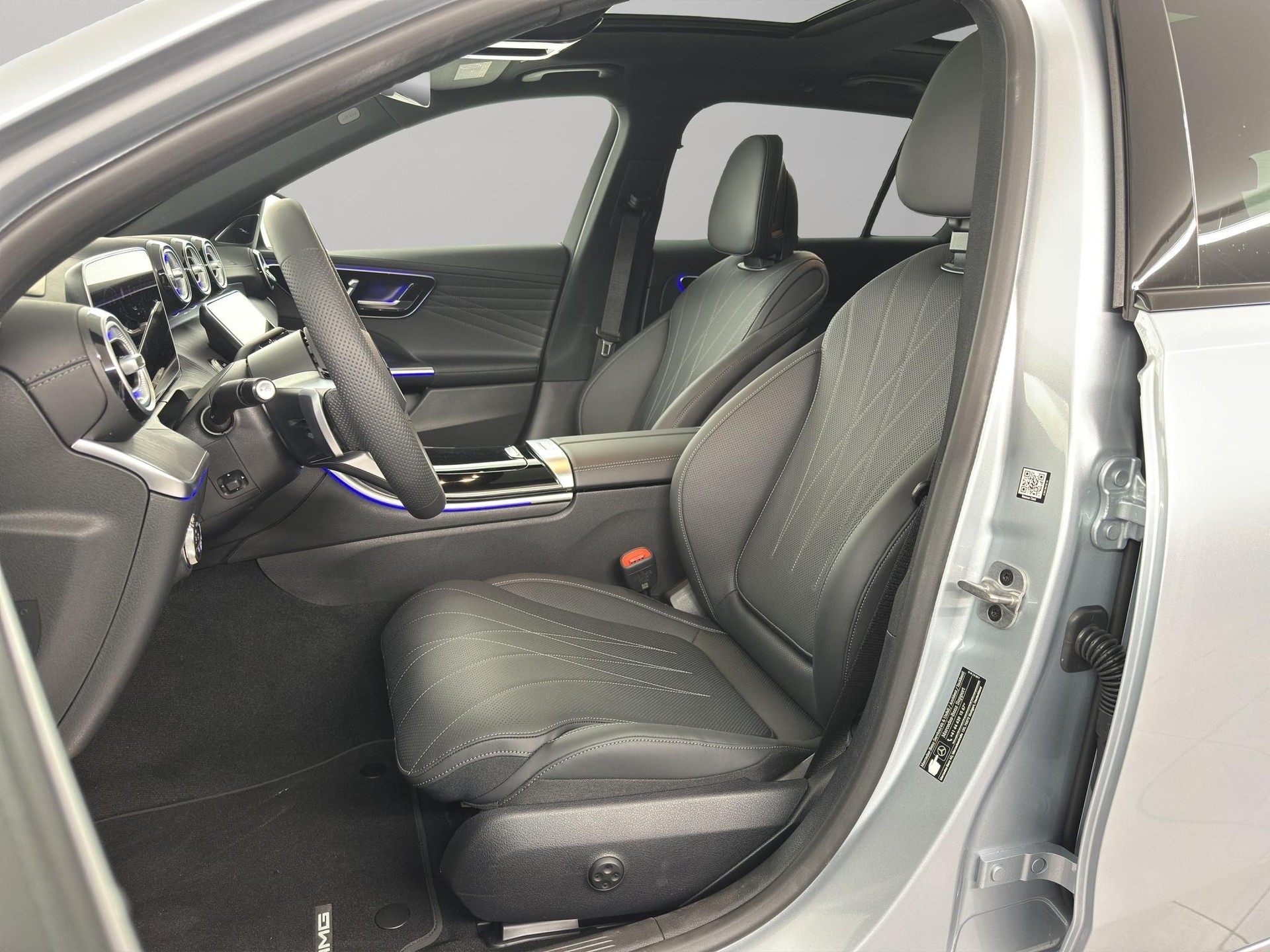 MERCEDES-BENZ C 220 d Swiss Star AMG Line 4matic Kombi-image-6