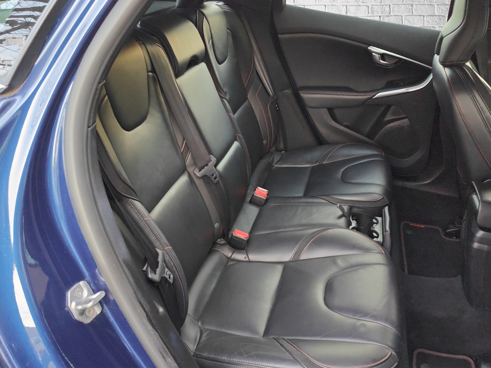 VOLVO V40 Cross Country T4 2.0 AWD Ocean Race Geartronic-image-16
