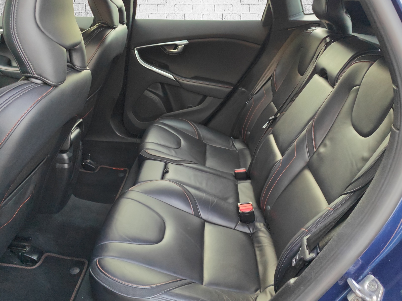 VOLVO V40 Cross Country T4 2.0 AWD Ocean Race Geartronic-image-17