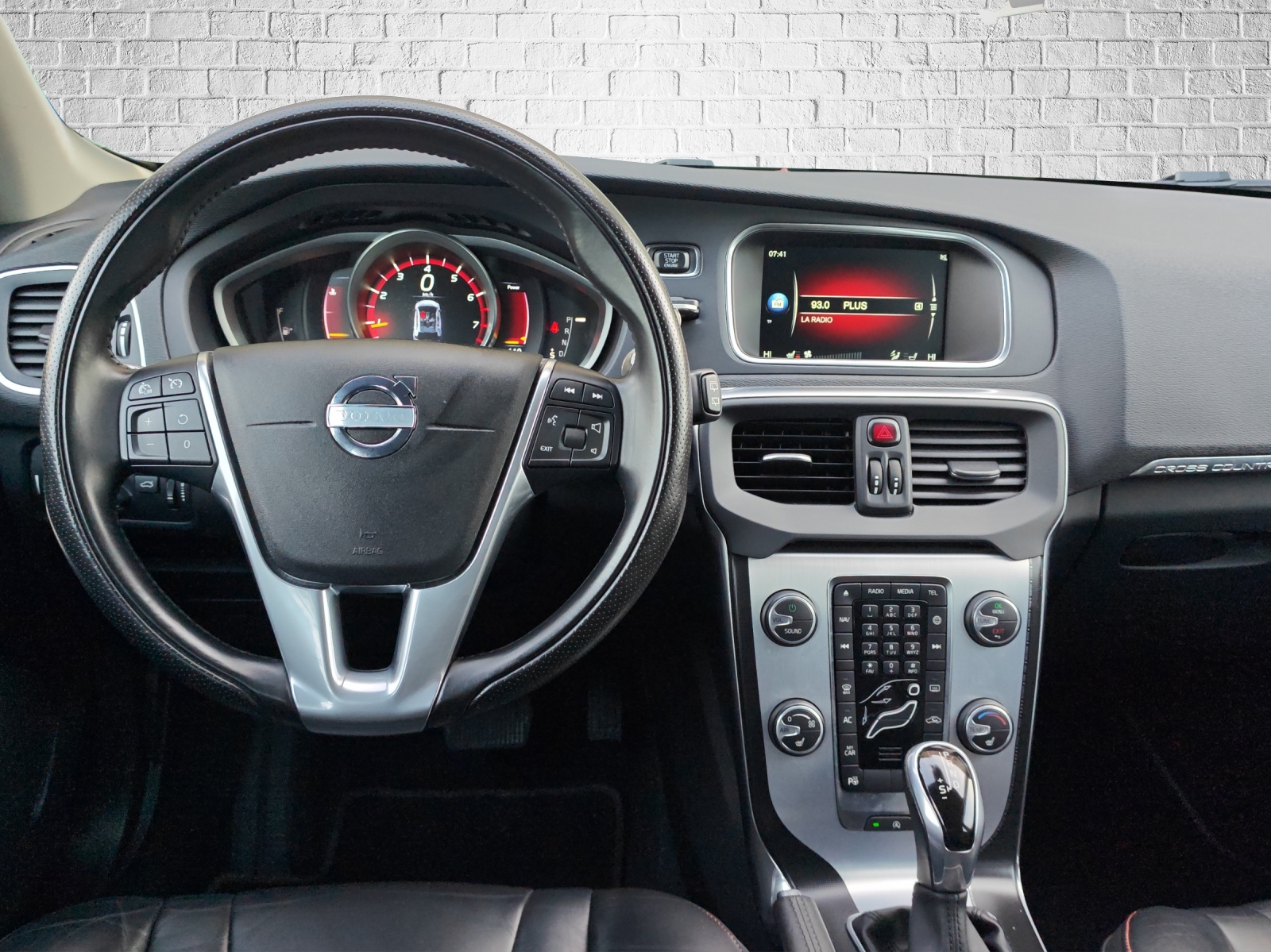 VOLVO V40 Cross Country T4 2.0 AWD Ocean Race Geartronic-image-11