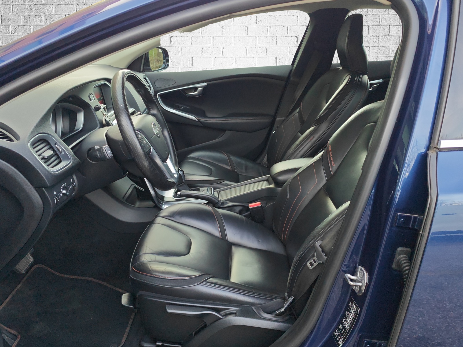 VOLVO V40 Cross Country T4 2.0 AWD Ocean Race Geartronic-image-8