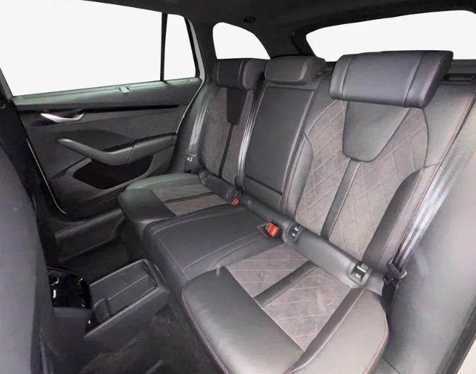 SKODA Octavia Combi 2.0 TSI DSG RS-image-6