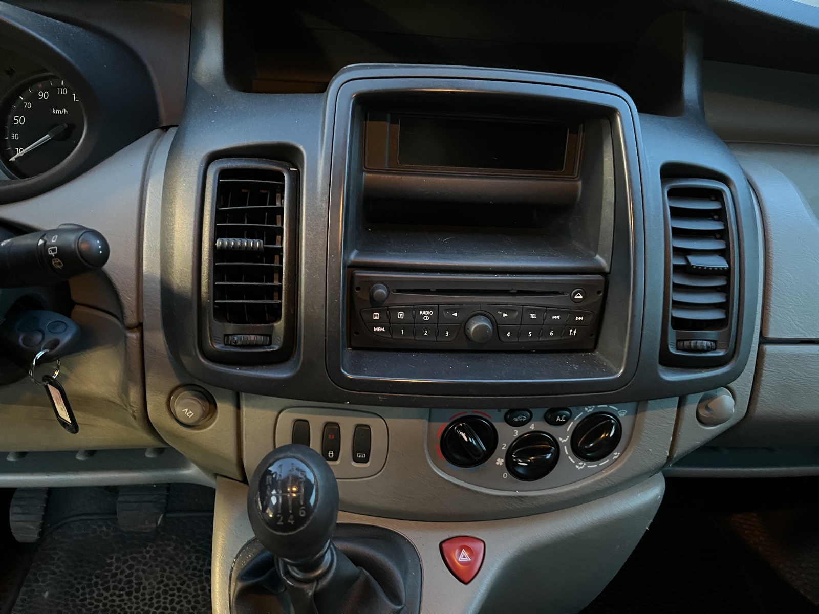 NISSAN Primastar 2.0dCi 115 L1H1 Comfort 2.9t-image-10