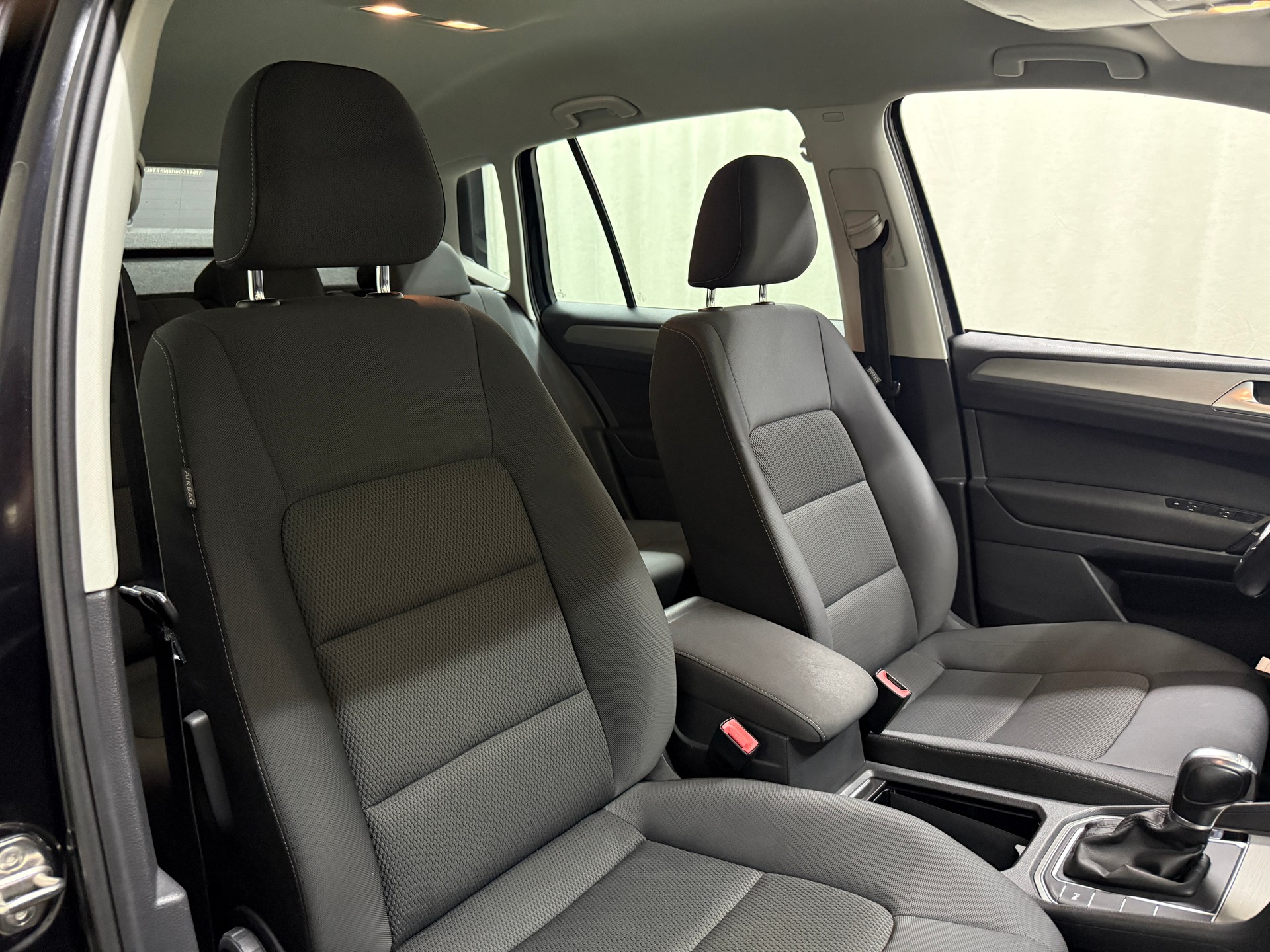 VW Golf Sportsvan 2.0 TDI Comfortline DSG-image-10