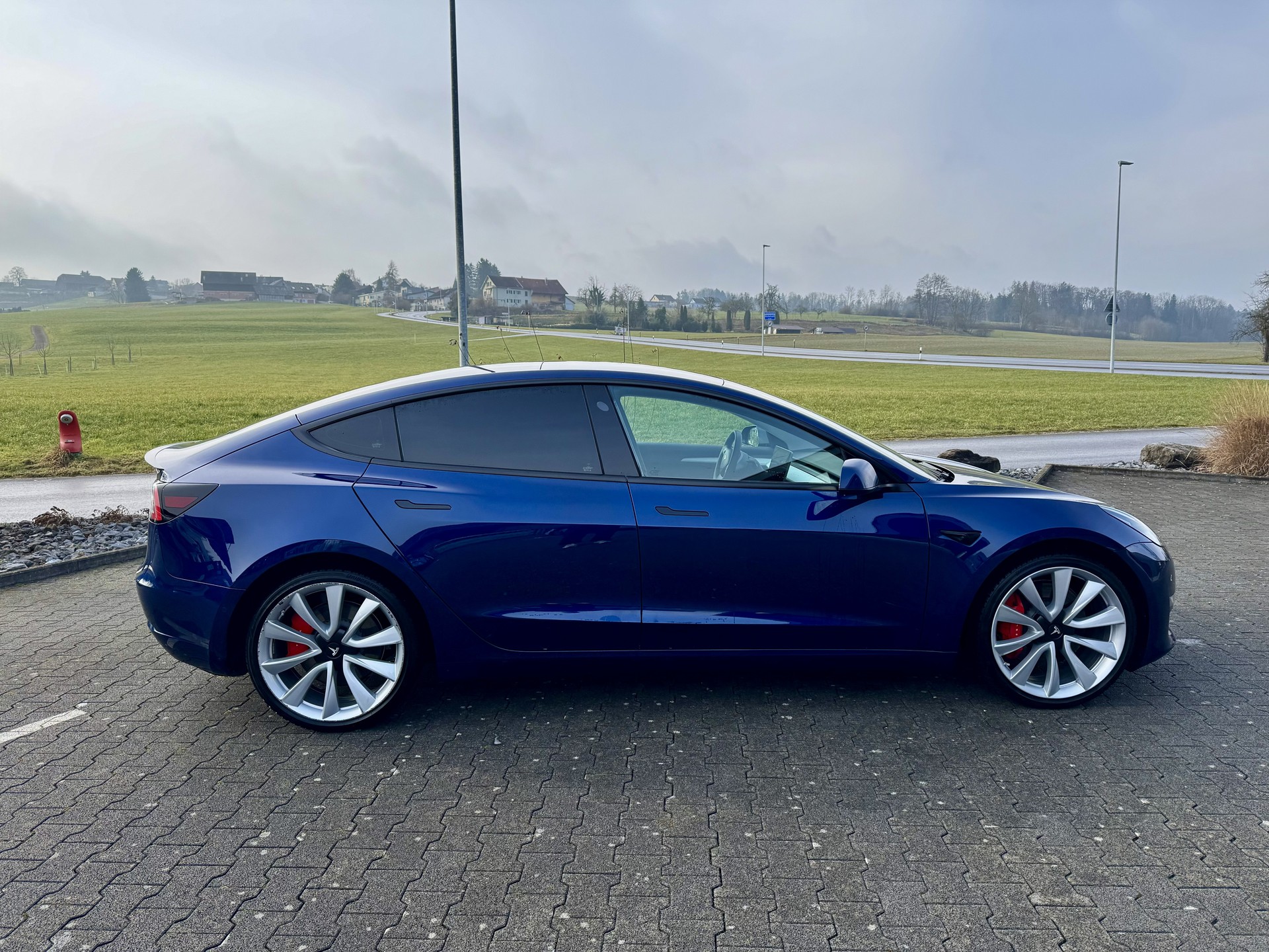 TESLA Model 3 Performance Dual Motor AWD-image-1