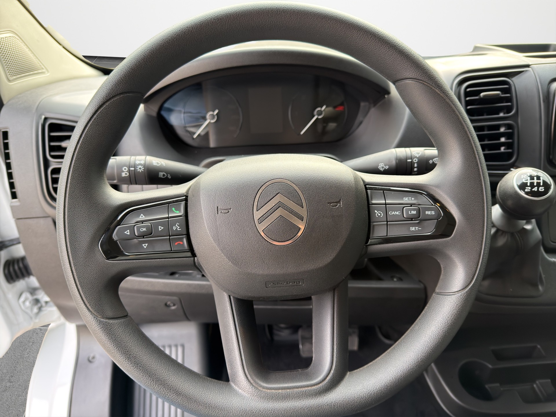CITROEN Jumper 35 2.2 BlueHDi 140 L2H2-image-10