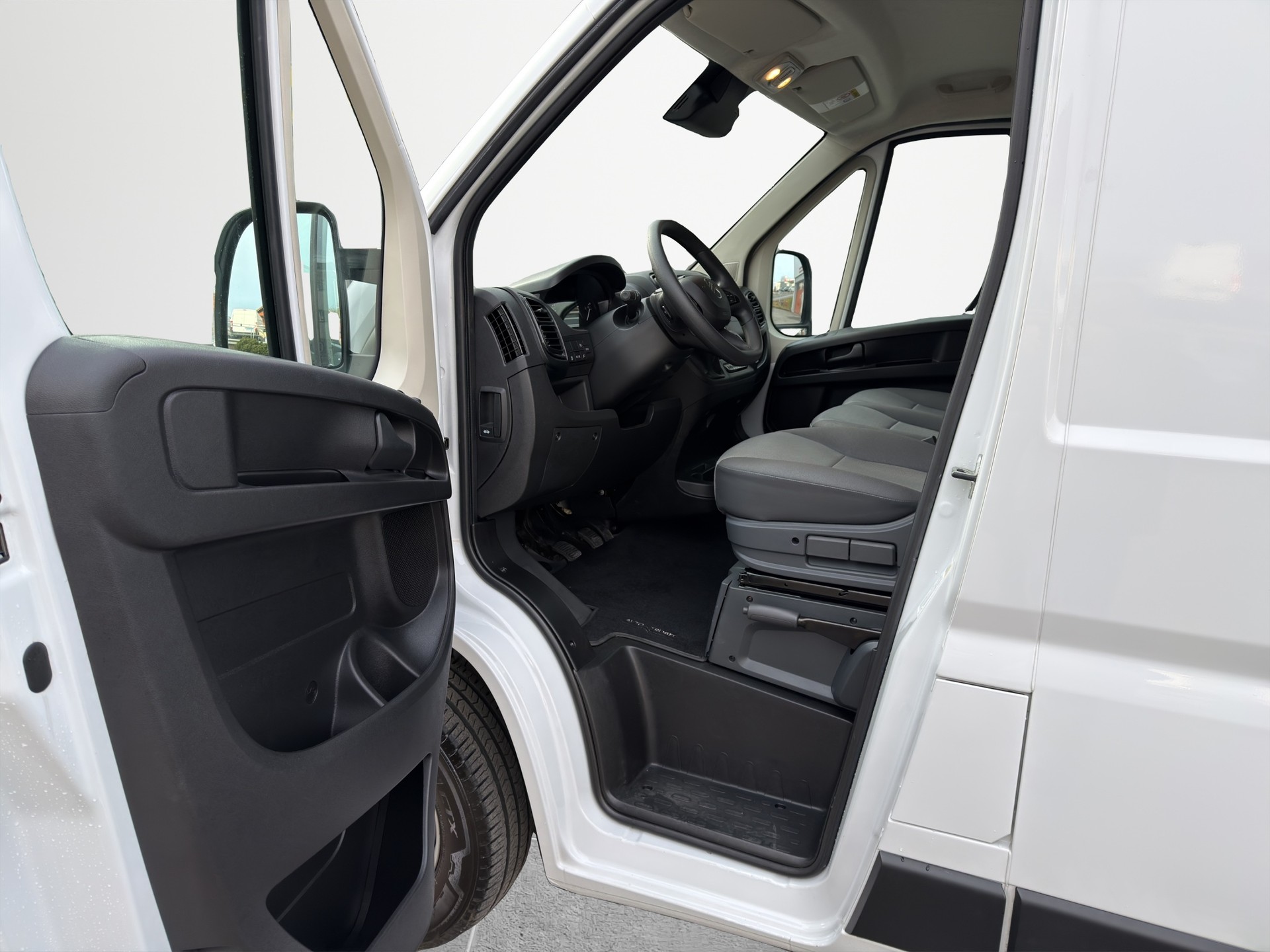 CITROEN Jumper 35 2.2 BlueHDi 140 L2H2-image-8