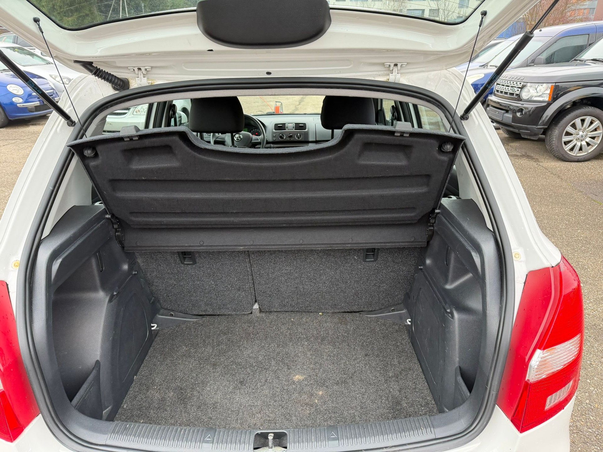 SKODA Fabia 1.6 TDI Elegance-image-8