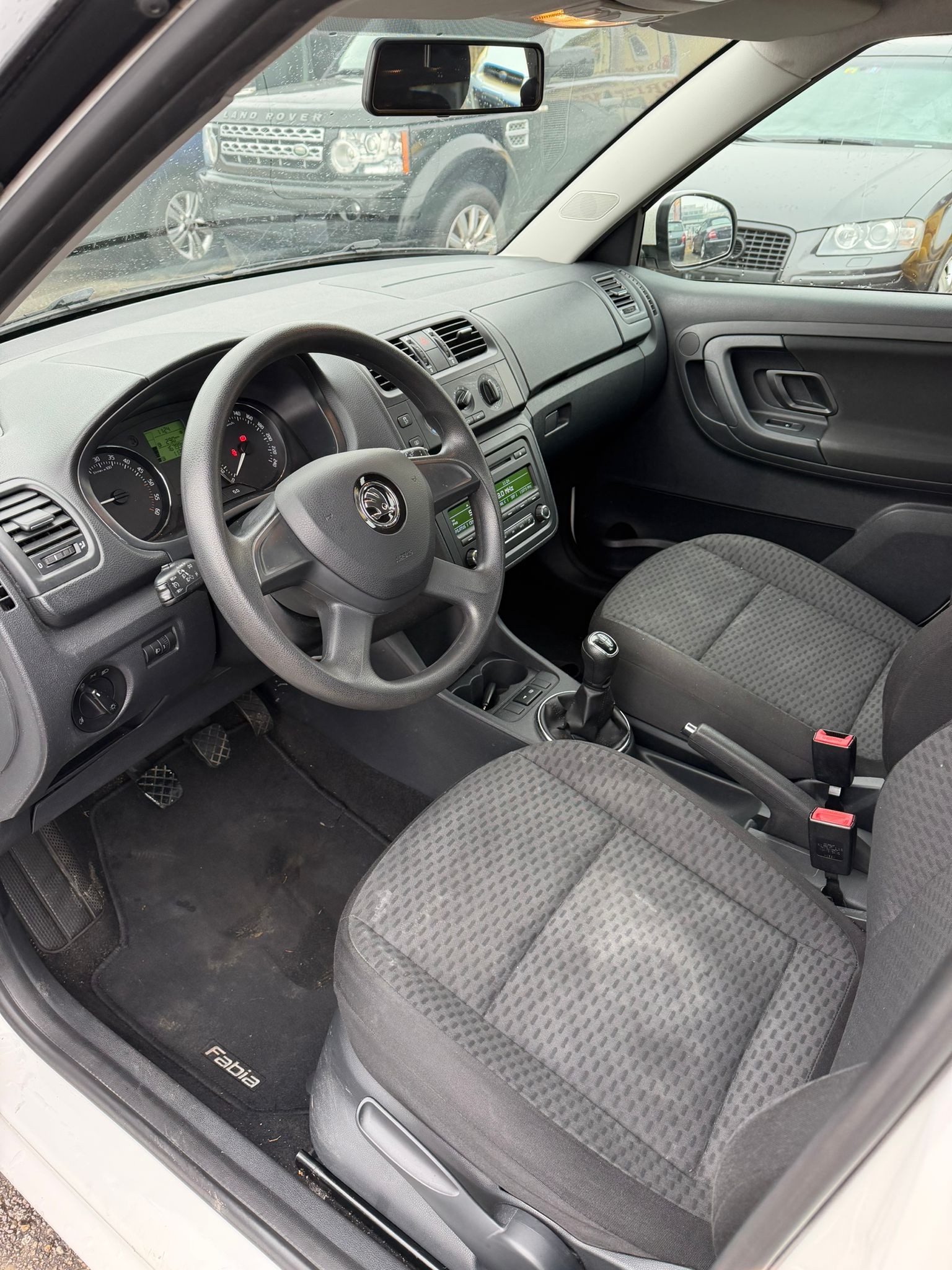 SKODA Fabia 1.6 TDI Elegance-image-5