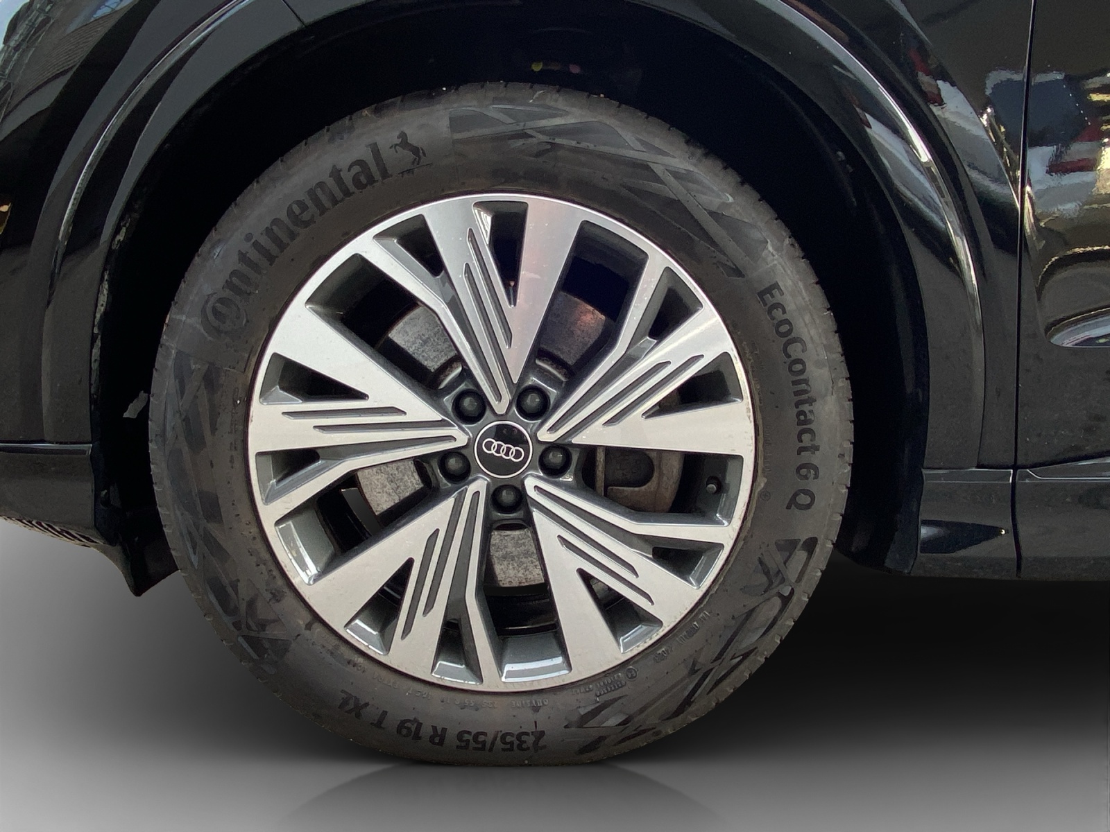 AUDI Q4 e-tron 50 quattro-image-16