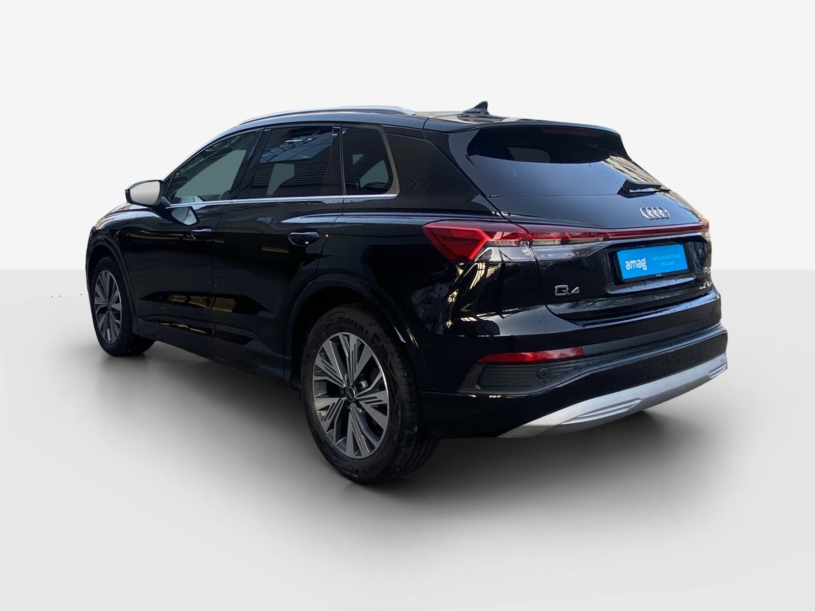 AUDI Q4 e-tron 50 quattro-image-2