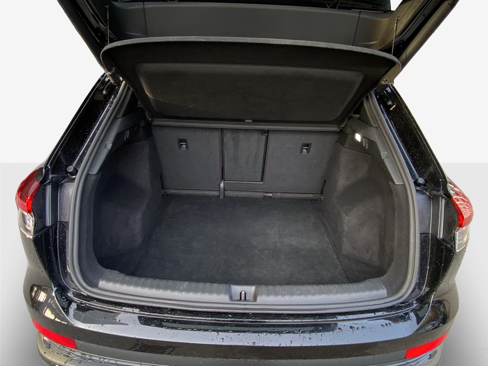 AUDI Q4 e-tron 50 quattro-image-13