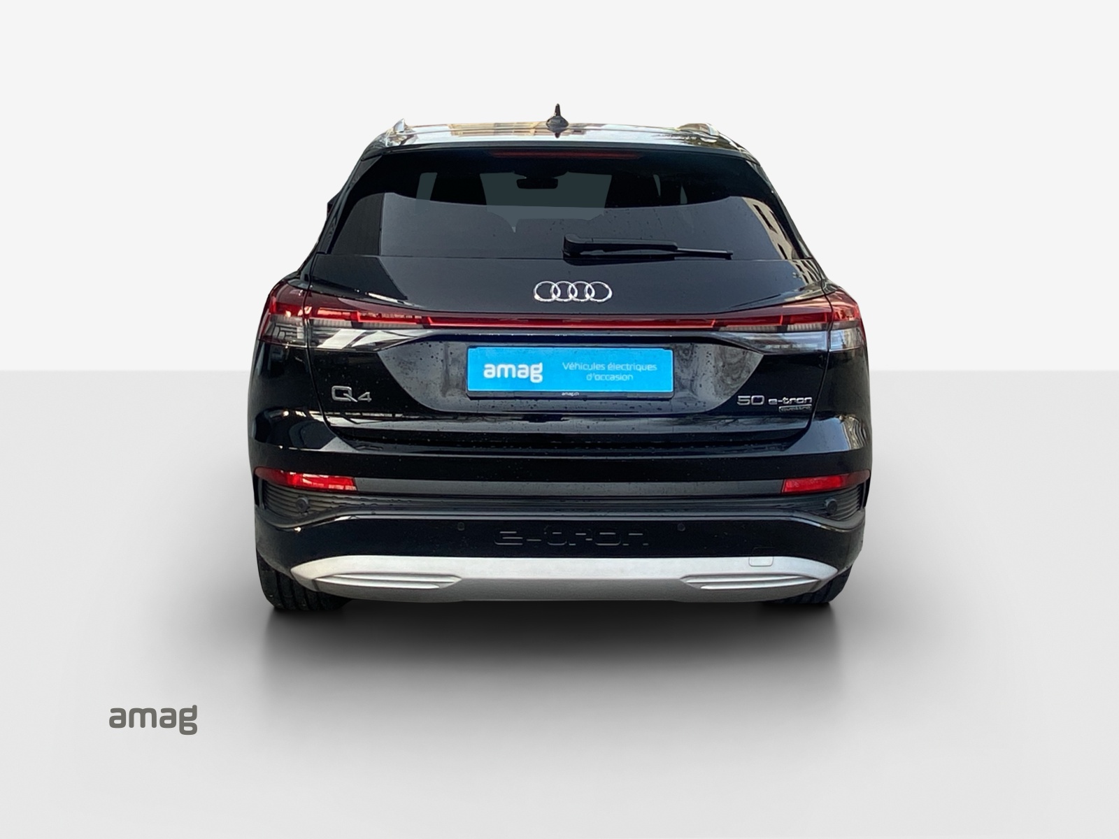 AUDI Q4 e-tron 50 quattro-image-4