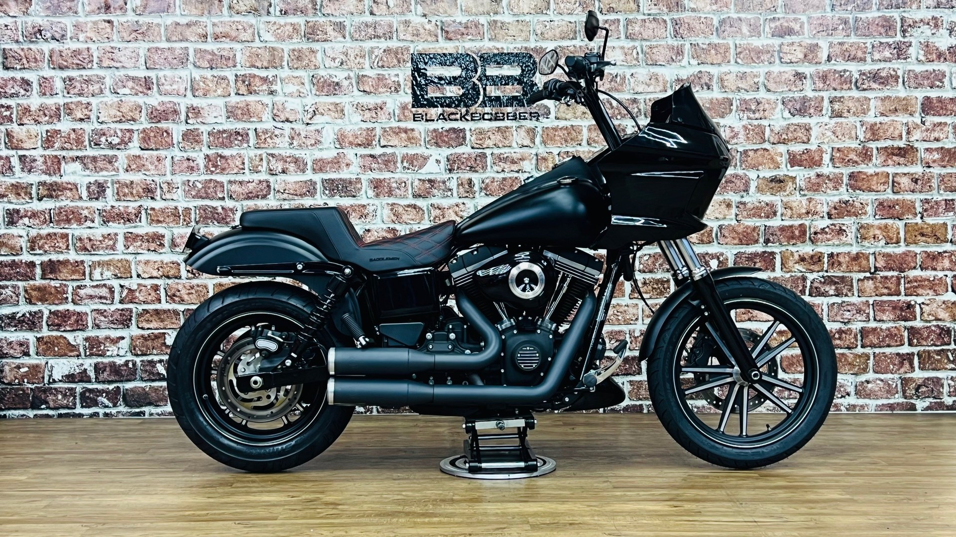 HARLEY-DAVIDSON FXDBC Dyna Street Bob Special 103 ABS-showroom-element-1