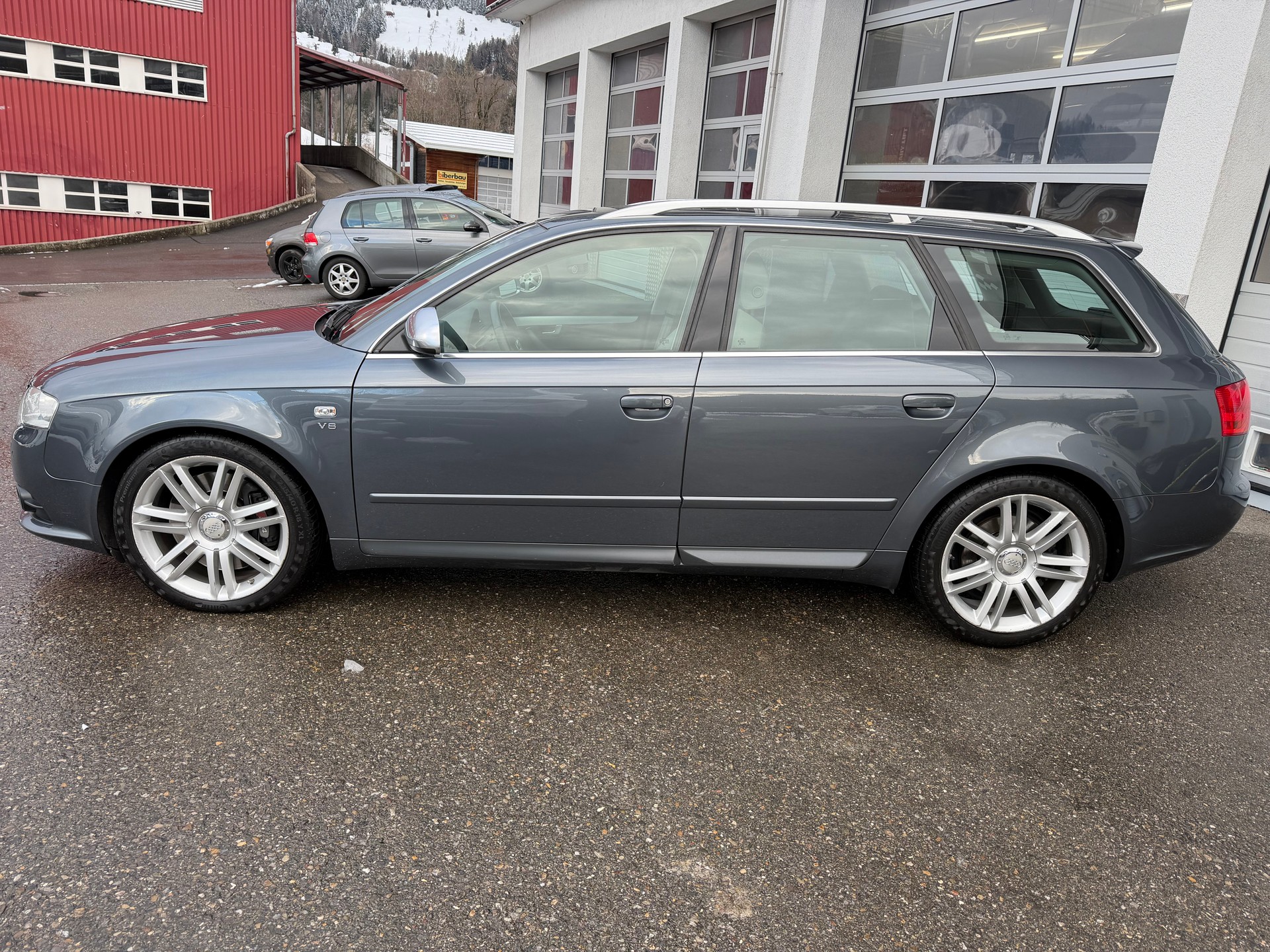 AUDI S4 Avant 4.2 V8 quattro-image-1