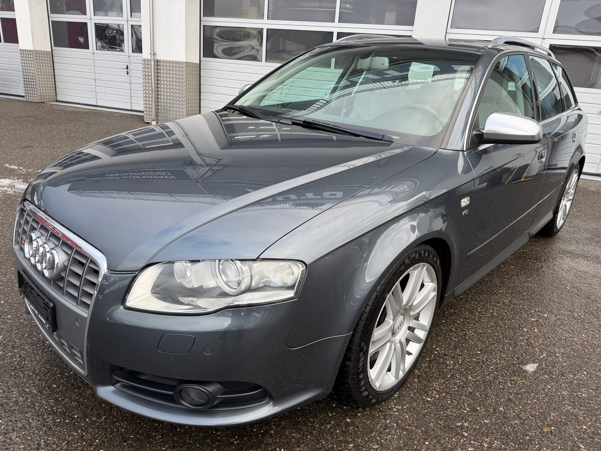 AUDI S4 Avant 4.2 V8 quattro-image-0