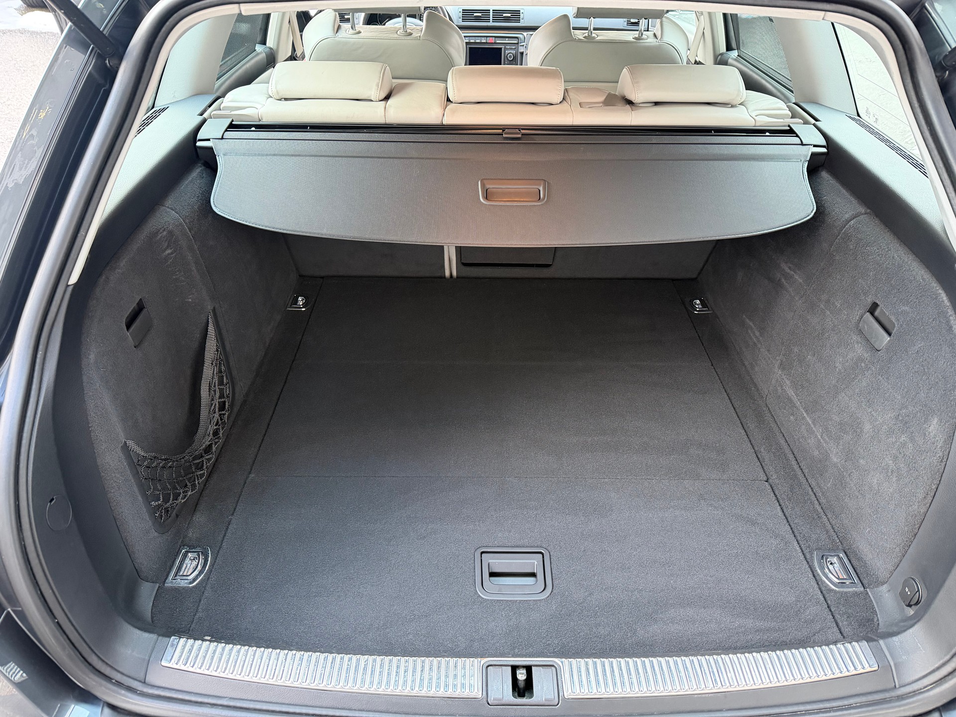 AUDI S4 Avant 4.2 V8 quattro-image-10