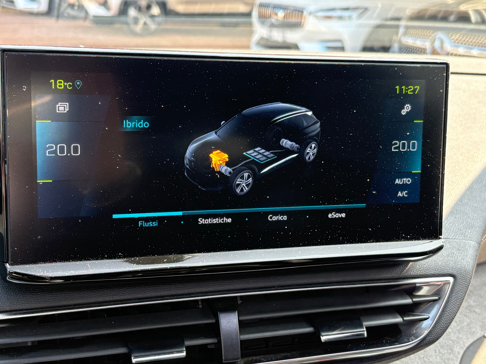 PEUGEOT 3008 300e Hybrid4 GT Pack EAT8-image-16