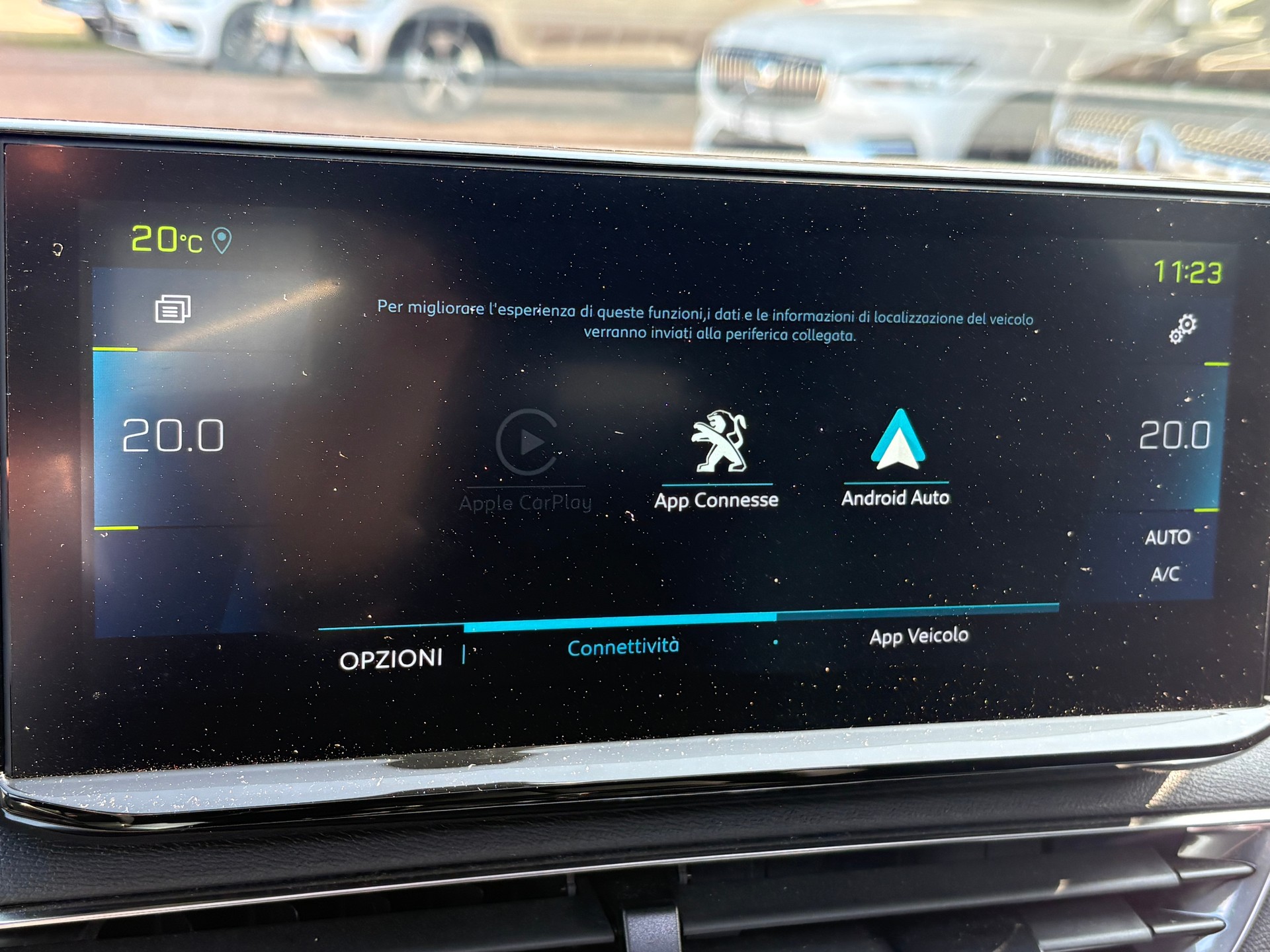 PEUGEOT 3008 300e Hybrid4 GT Pack EAT8-image-13