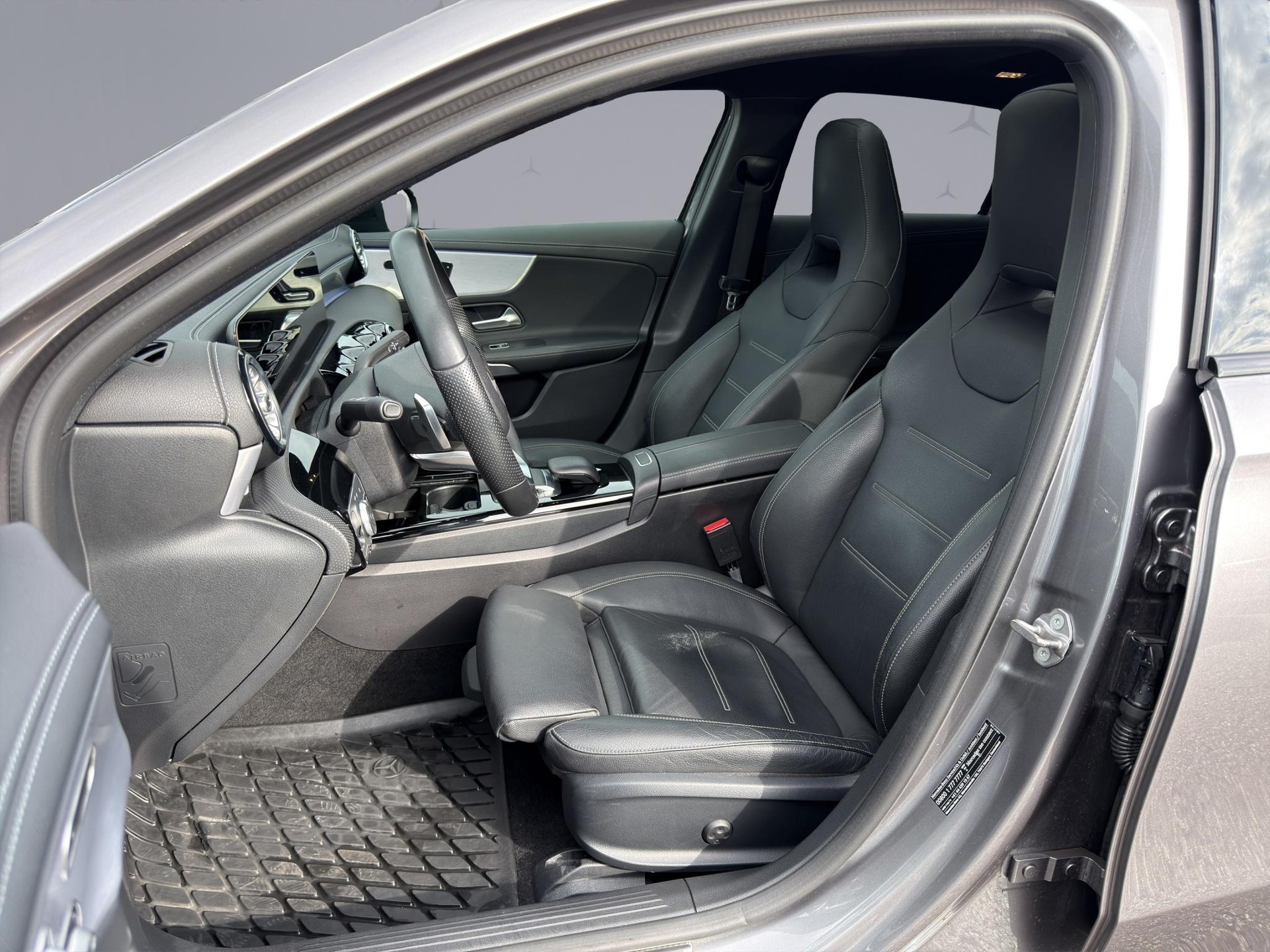 MERCEDES-BENZ A 250 AMG Line 4m-image-8