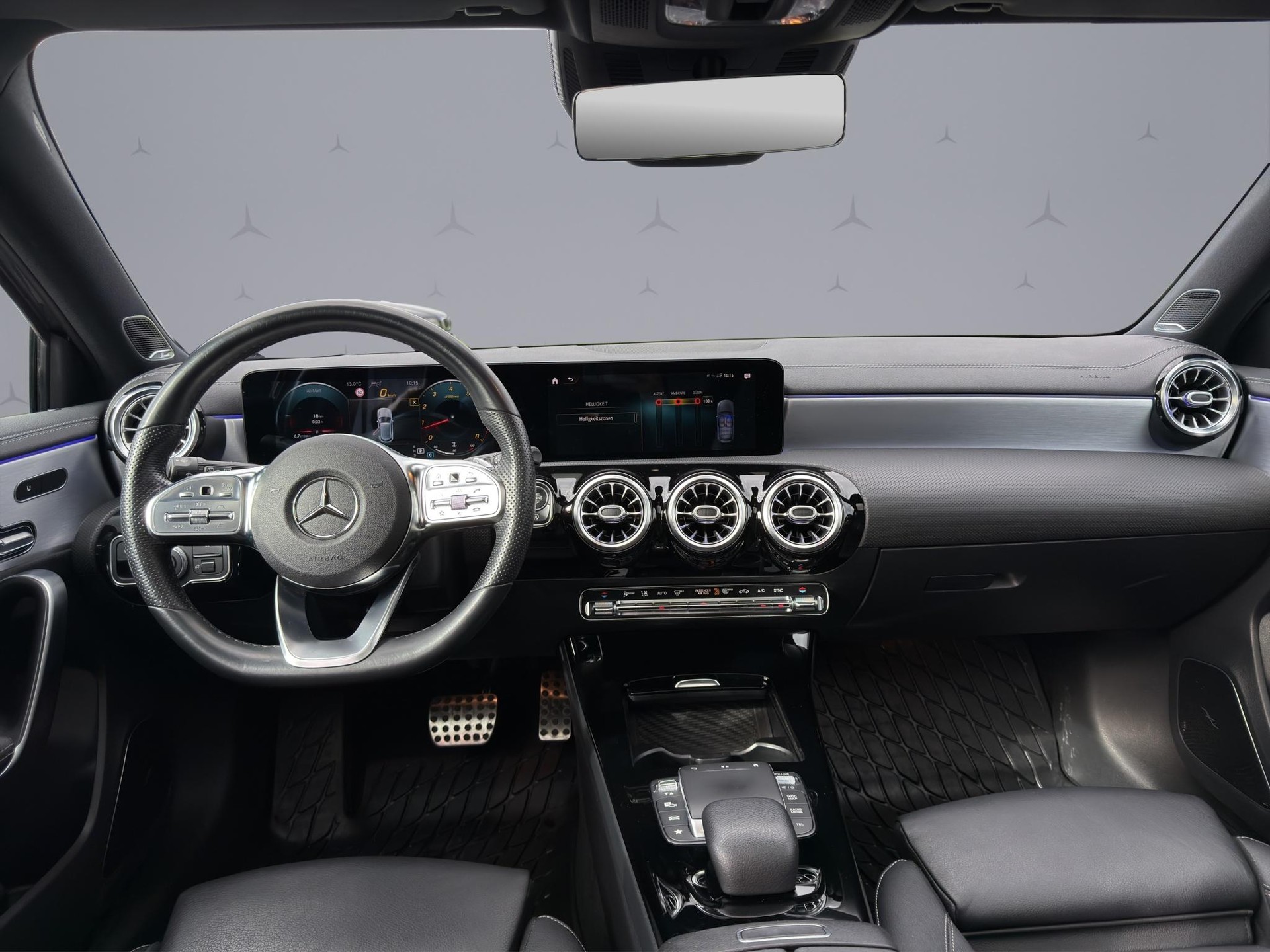MERCEDES-BENZ A 250 AMG Line 4m-image-12