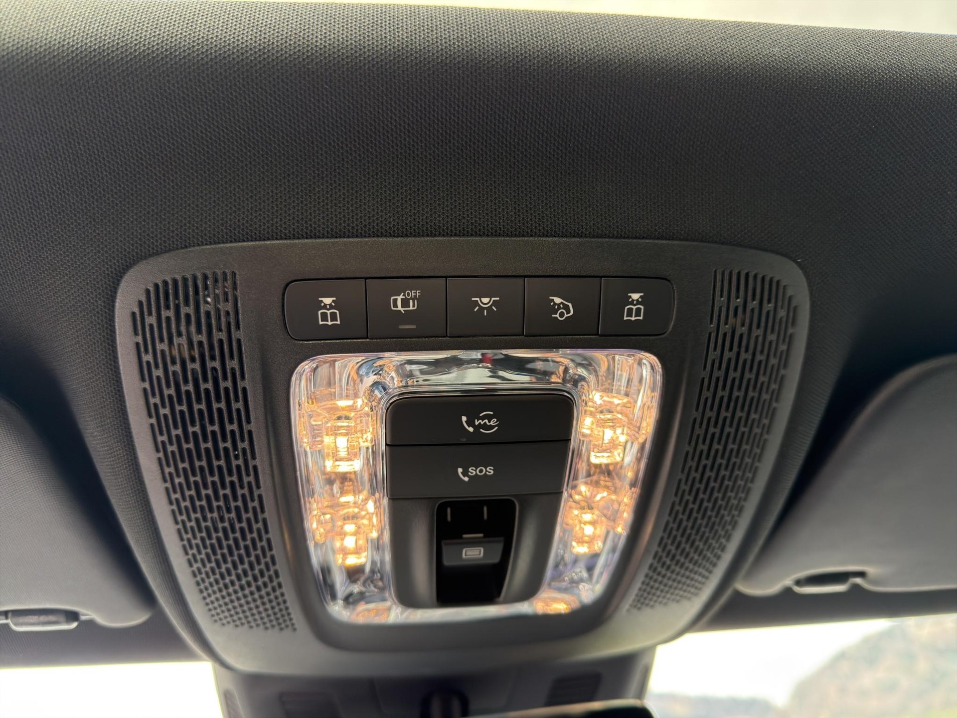MERCEDES-BENZ A 250 AMG Line 4m-image-18