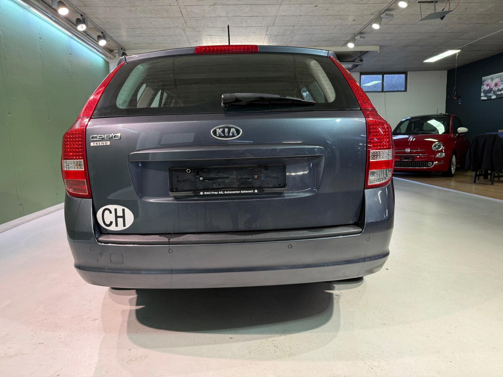 KIA Cee'd Sporty Wagon 1.6 16V Style Automatic-image-3