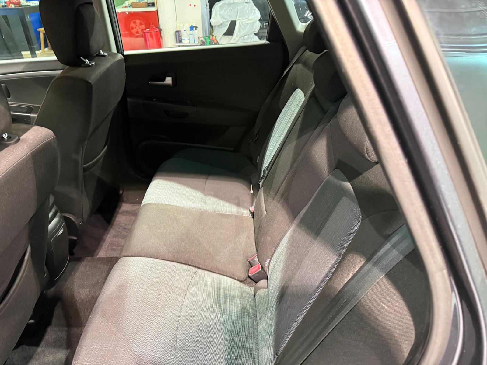 KIA Cee'd Sporty Wagon 1.6 16V Style Automatic-image-7