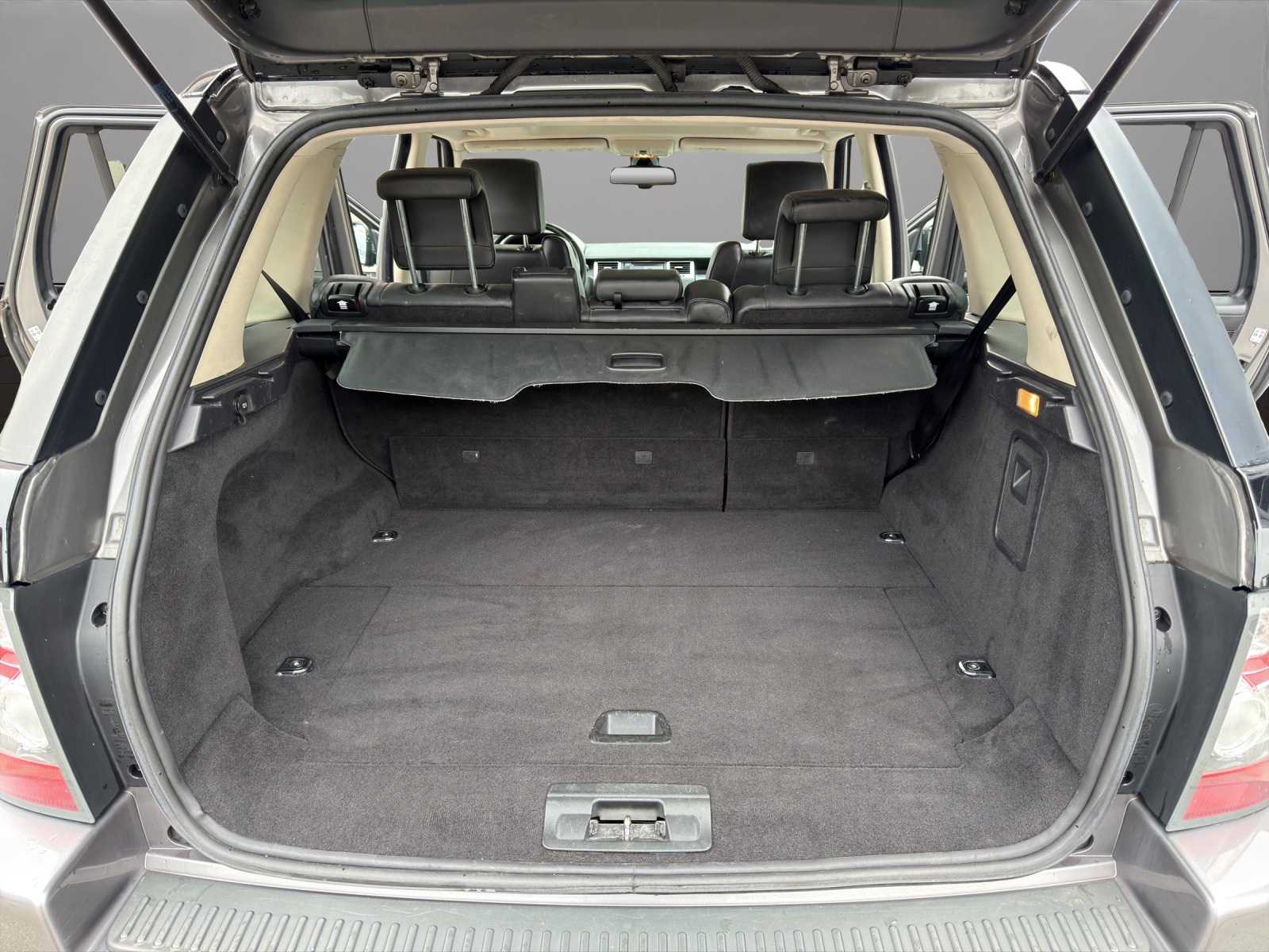 LAND ROVER Range Rover Sport 3.6 TDV8 HSE Automatic-image-18