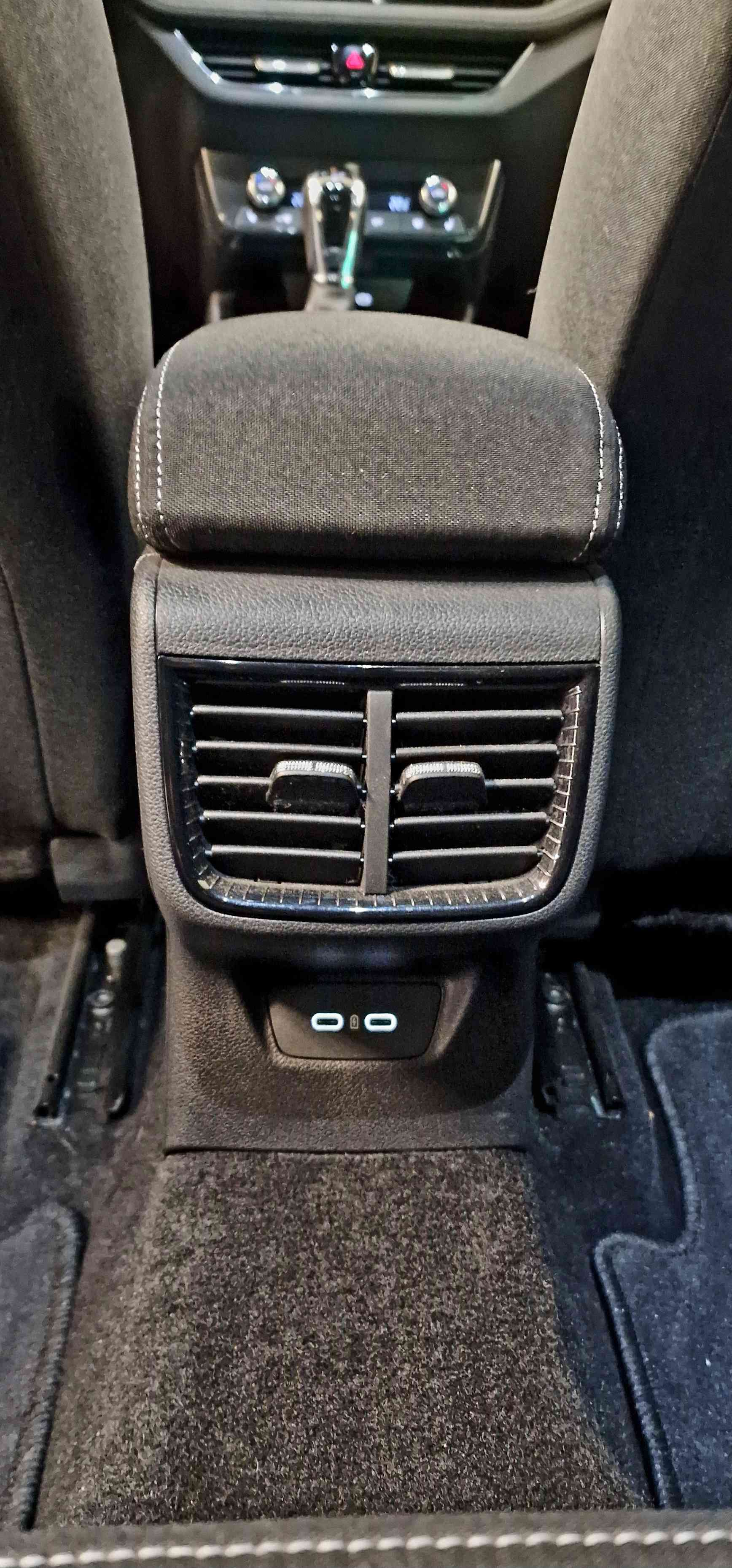 SKODA Fabia 1.0 TSI Style DSG-image-14