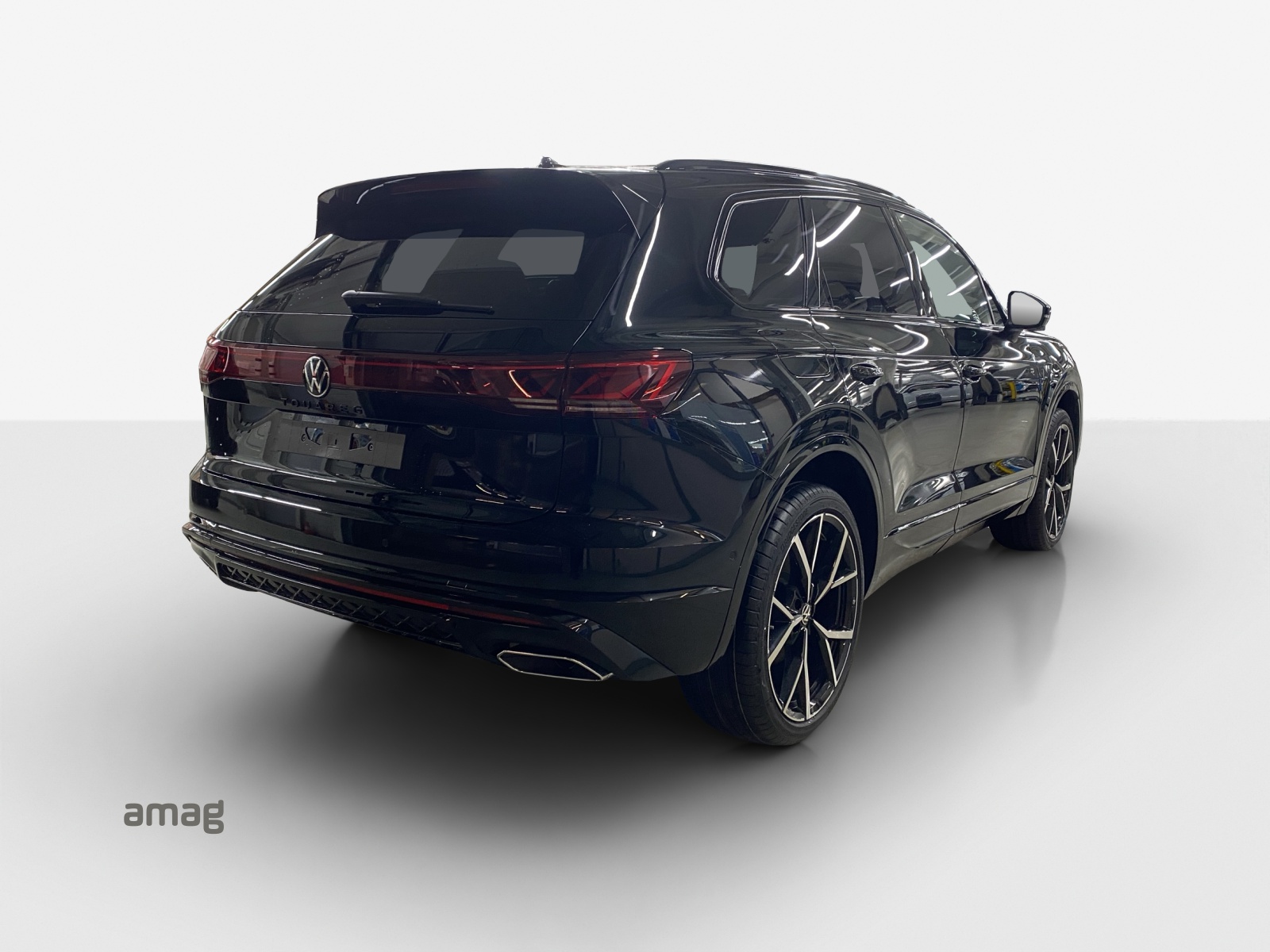 VW Touareg 3.0 TDI R-Line Tiptronic-image-4