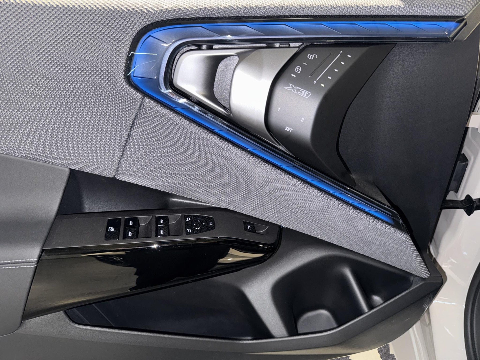 BMW X3 M50i-image-11