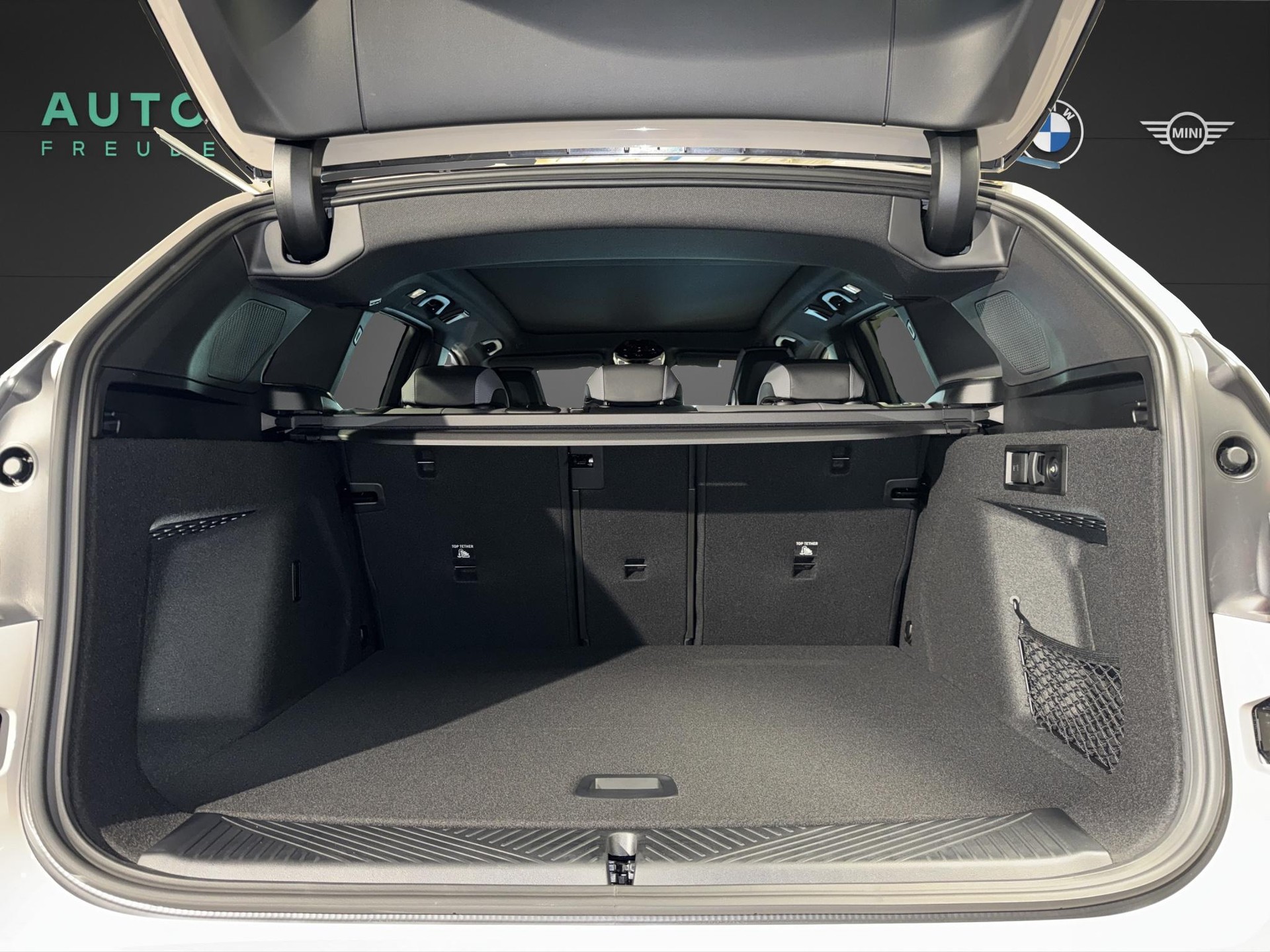BMW X3 M50i-image-15