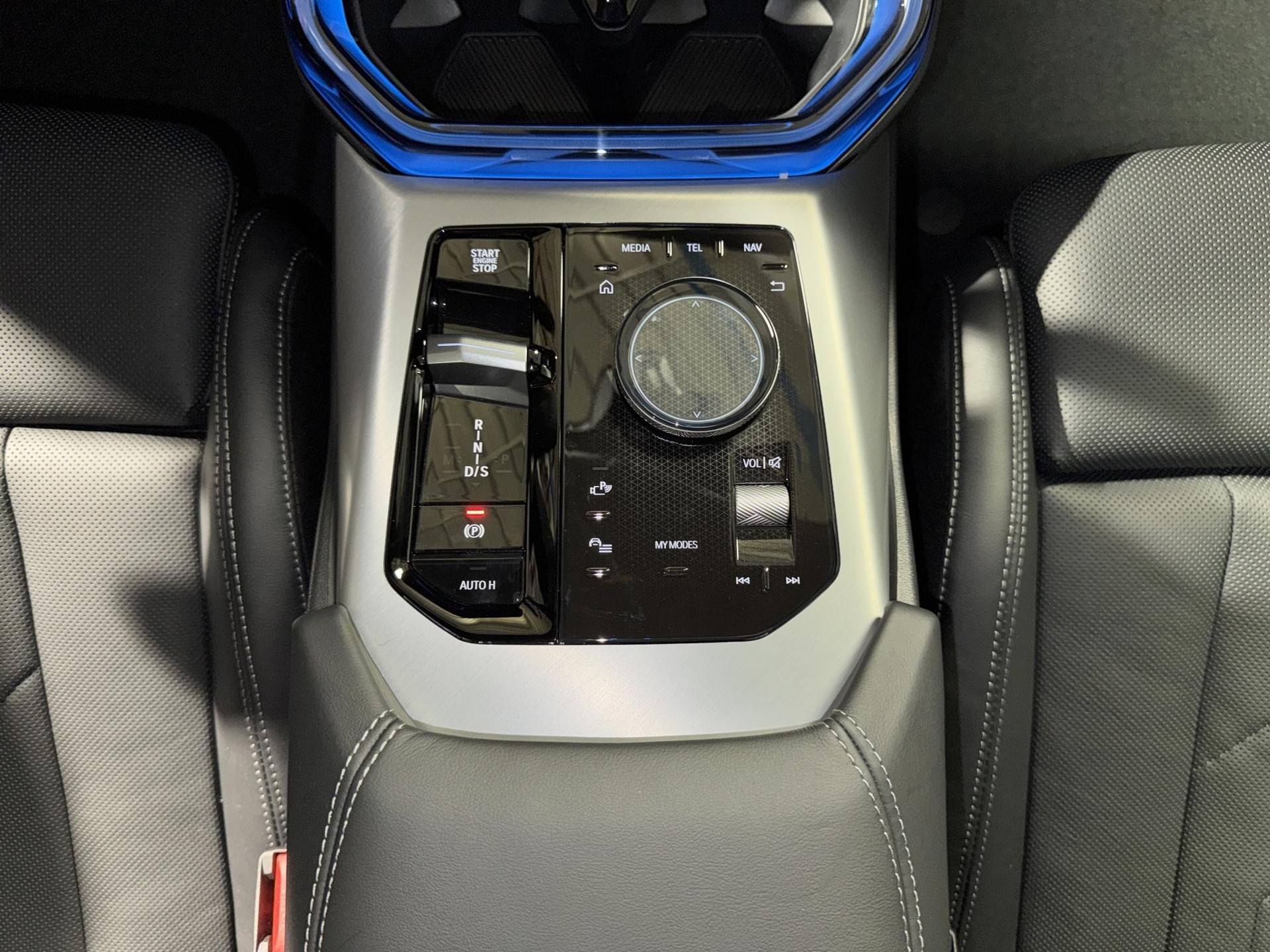 BMW X3 M50i-image-10