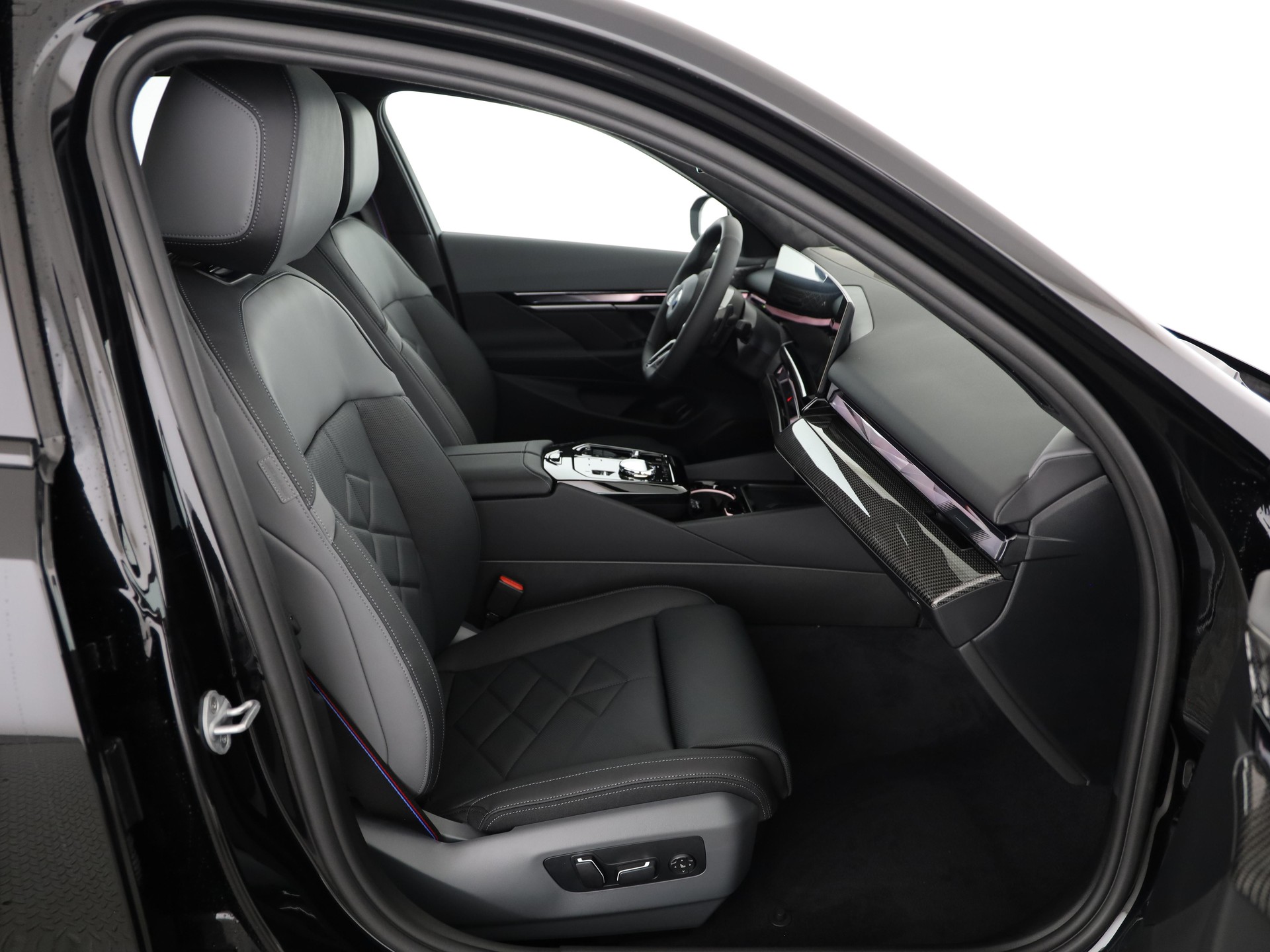 BMW 540d xDrive-image-13
