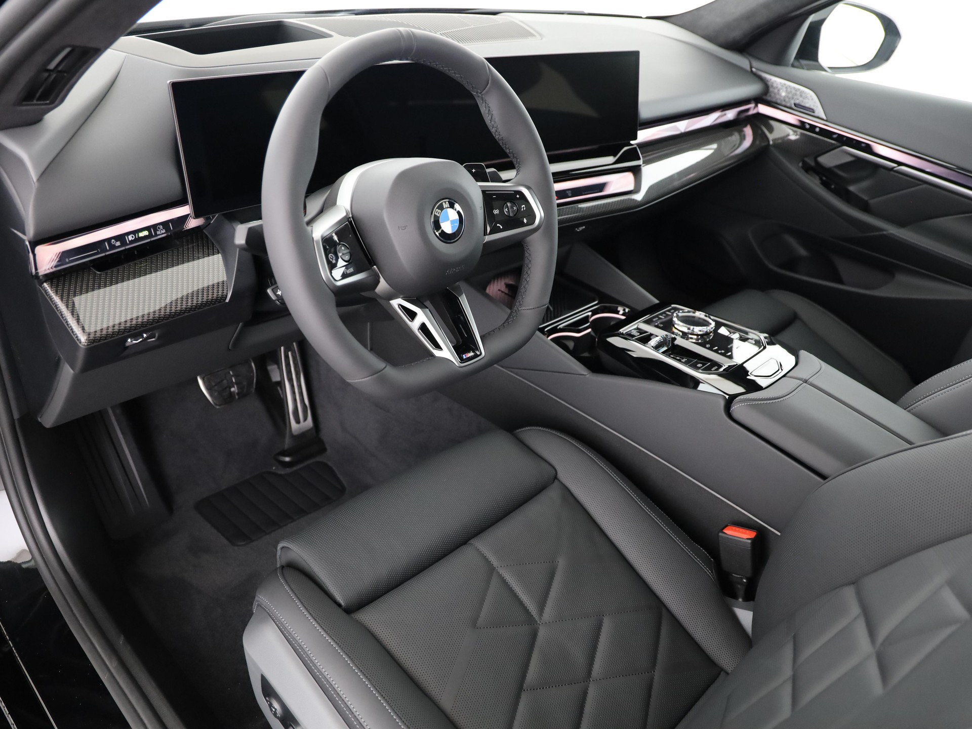 BMW 540d xDrive-image-11