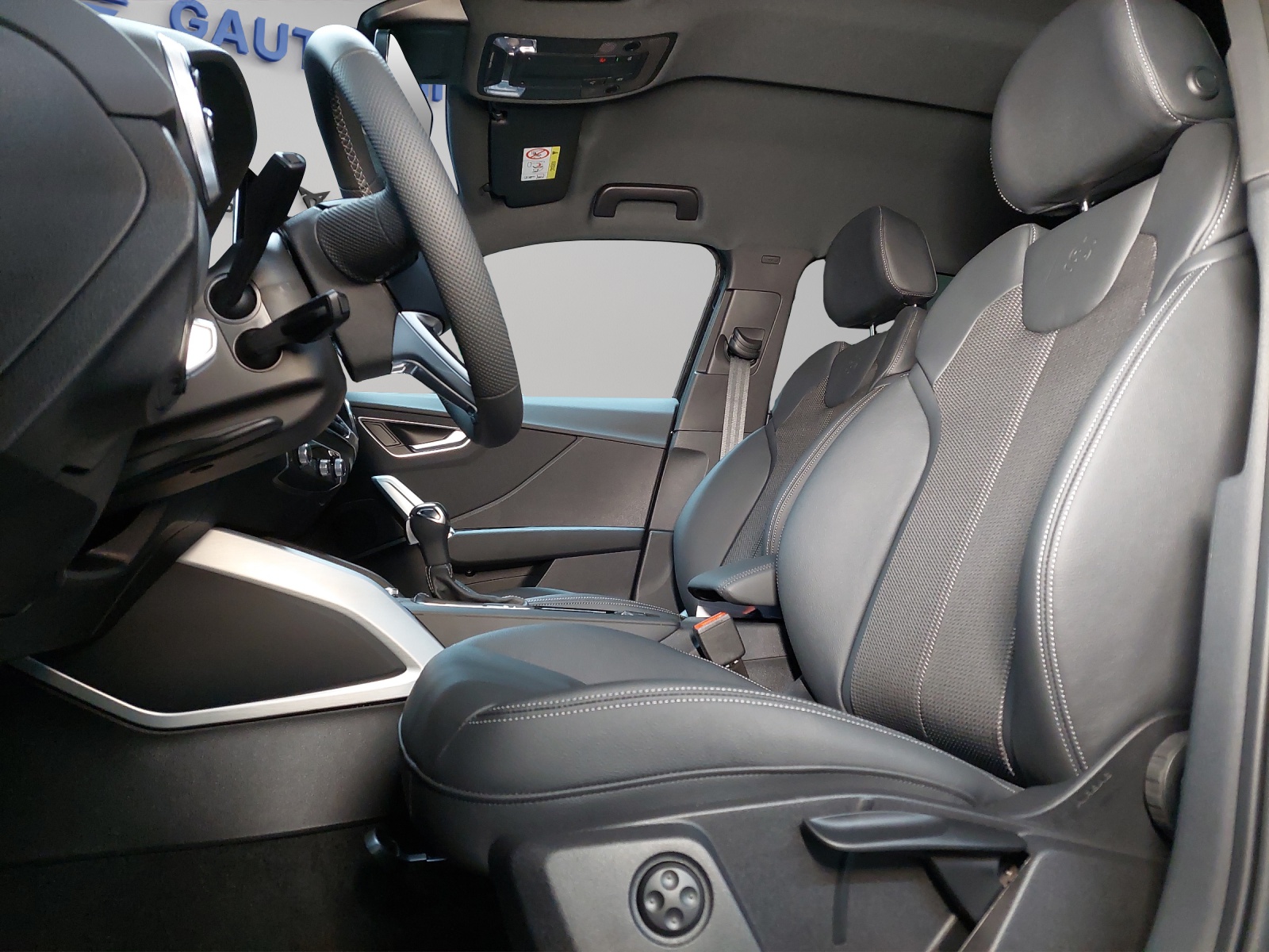 AUDI Q2 35 TFSI advanced S-tronic-image-5