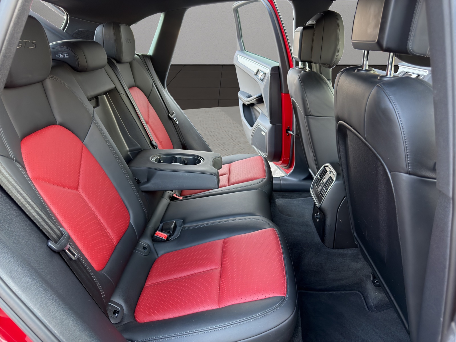 PORSCHE Macan GTS PDK-image-17