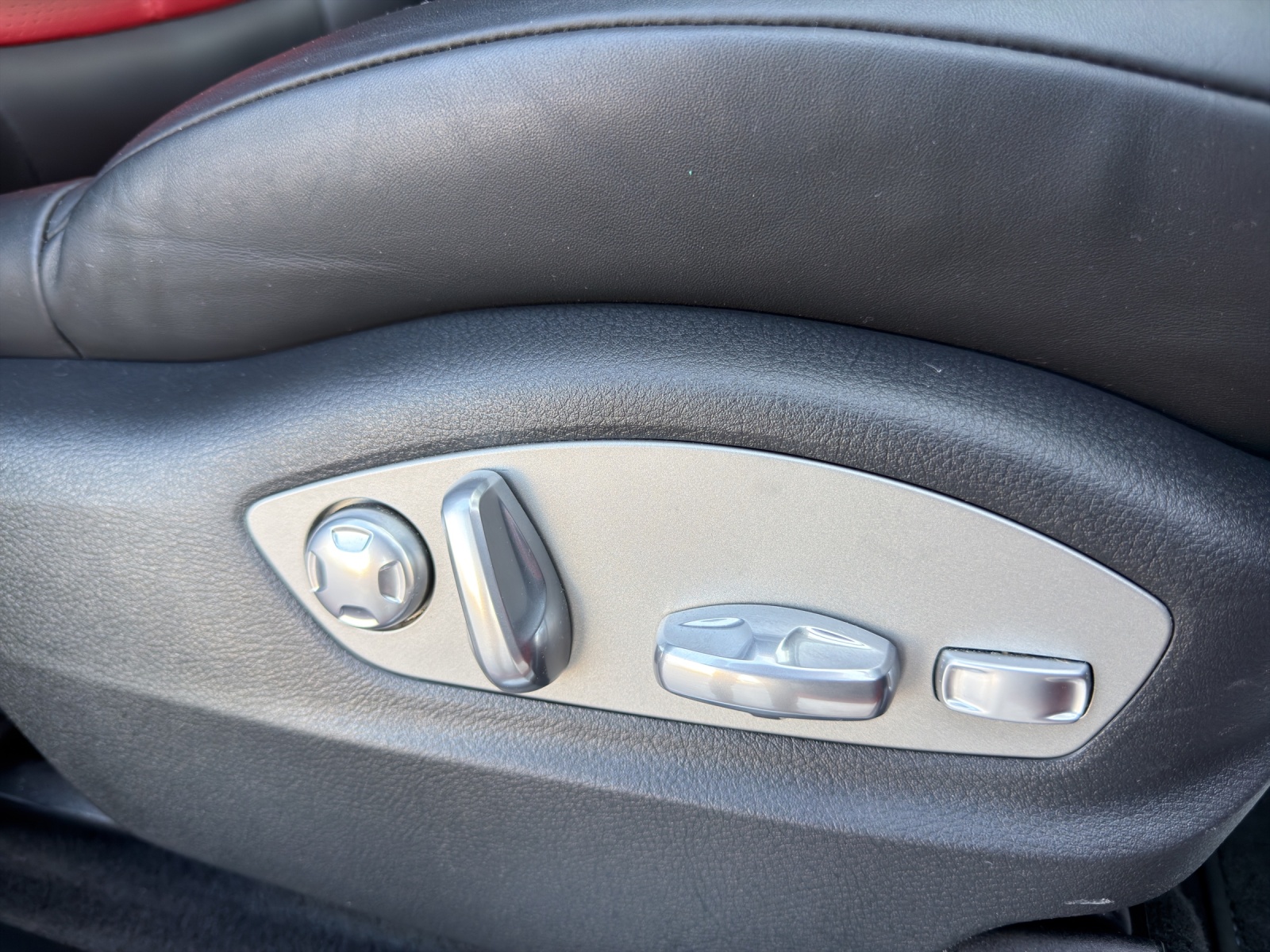 PORSCHE Macan GTS PDK-image-25