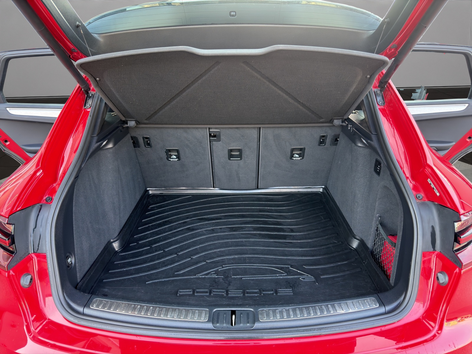 PORSCHE Macan GTS PDK-image-18