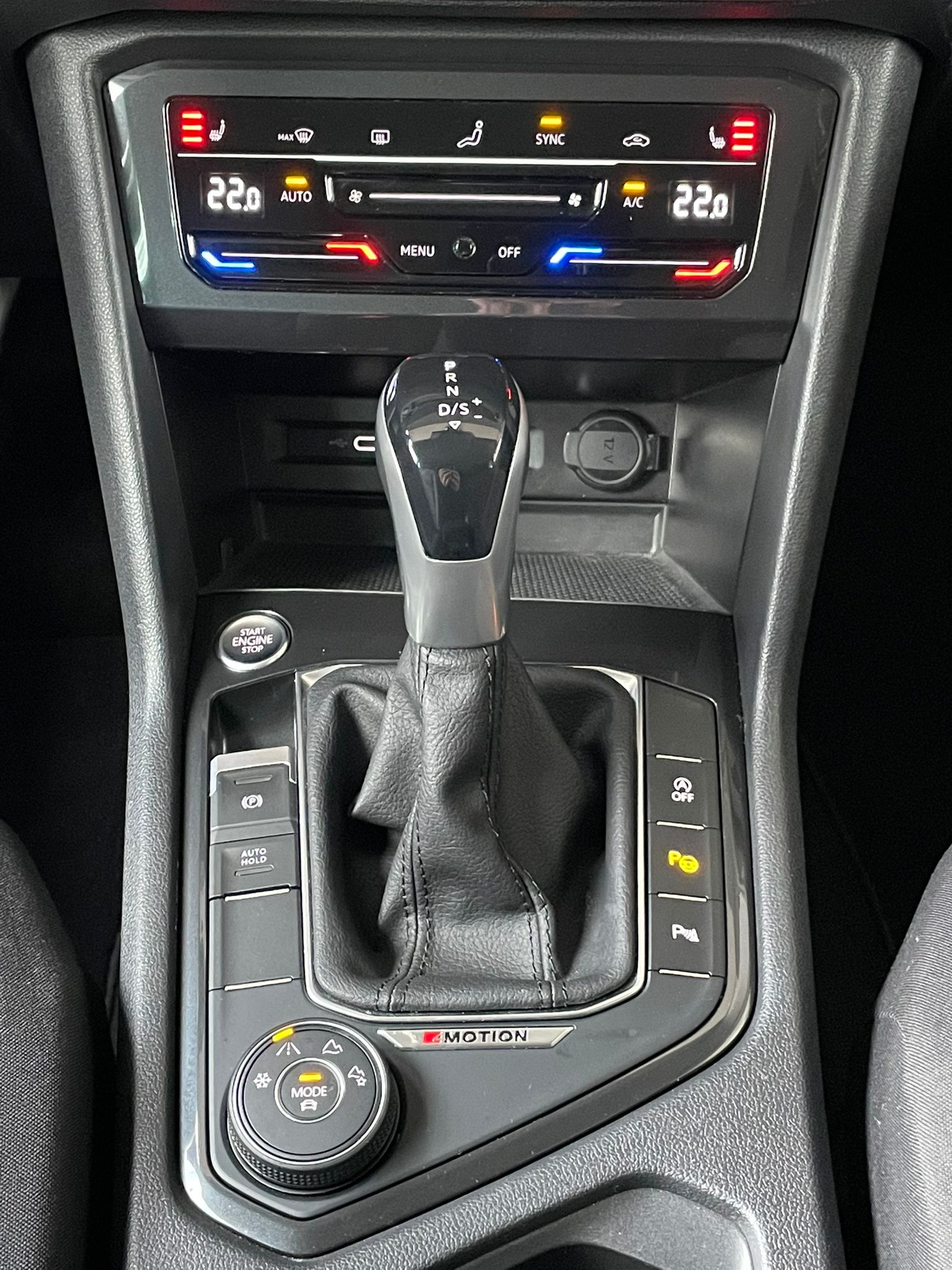 VW Tiguan 2.0 TDI SCR Life DSG-image-9