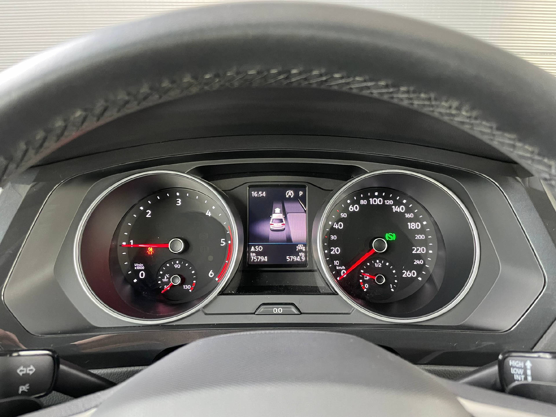 VW Tiguan 2.0 TDI SCR Life DSG-image-8