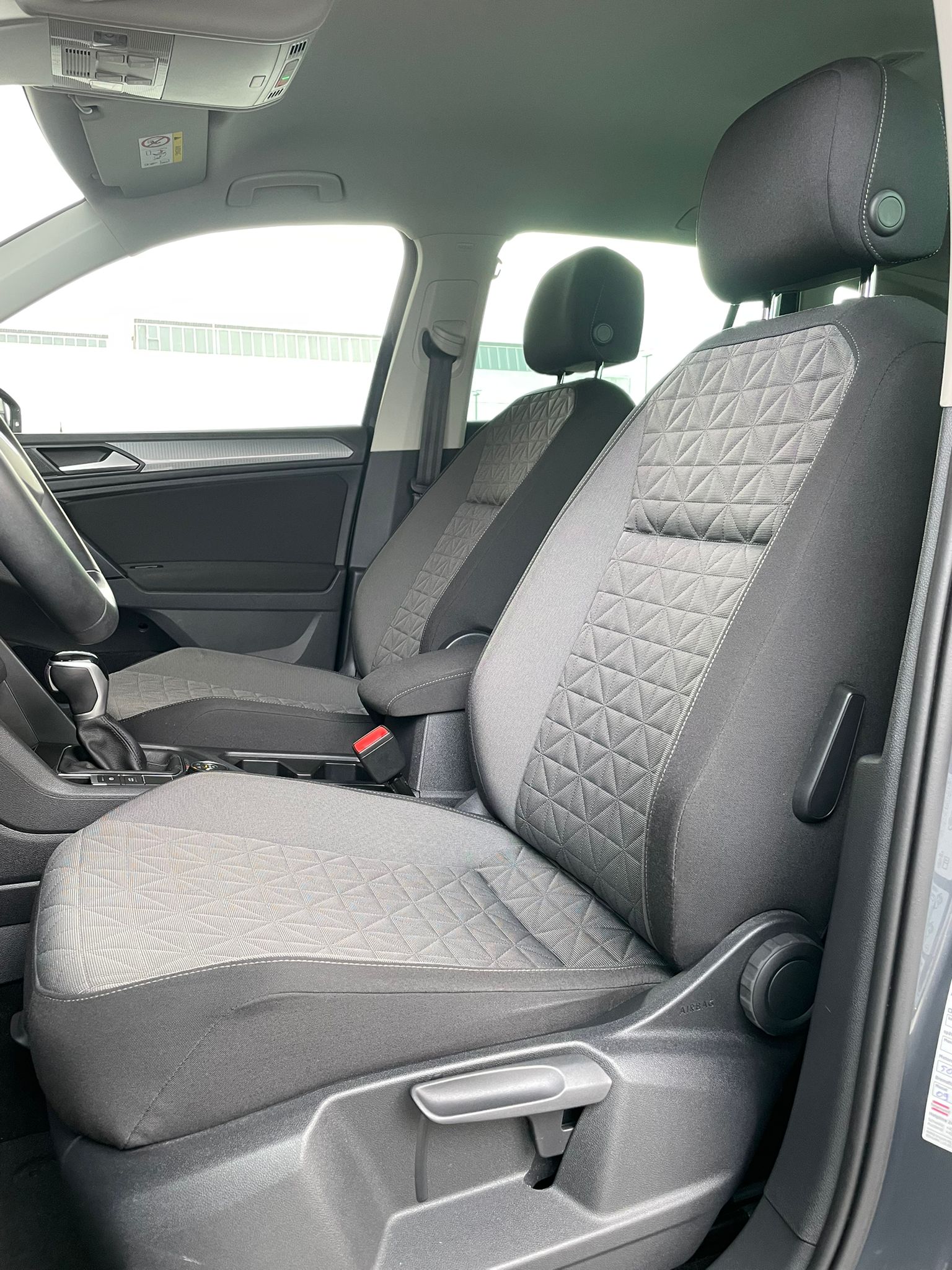 VW Tiguan 2.0 TDI SCR Life DSG-image-5