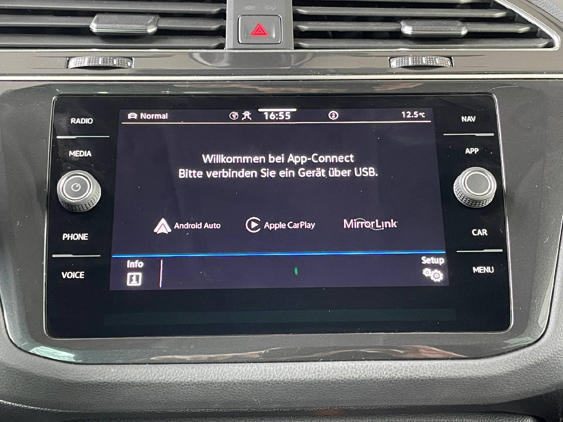 VW Tiguan 2.0 TDI SCR Life DSG-image-14