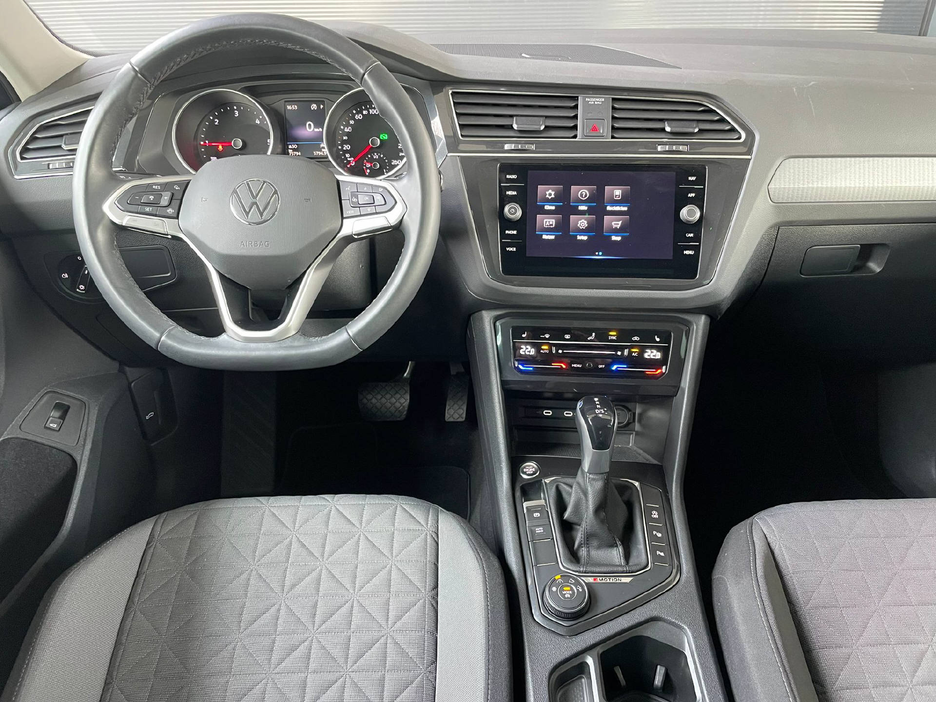 VW Tiguan 2.0 TDI SCR Life DSG-image-6