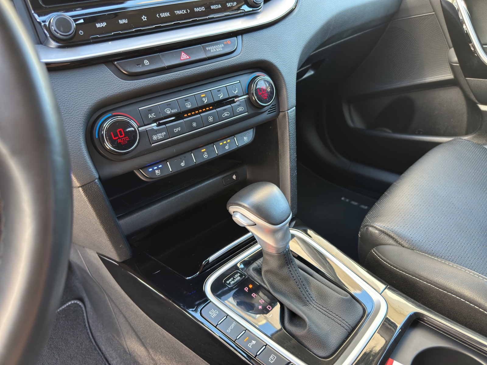 KIA Xceed 1.6 GDi Plug-in Hybrid Style DCT-image-9