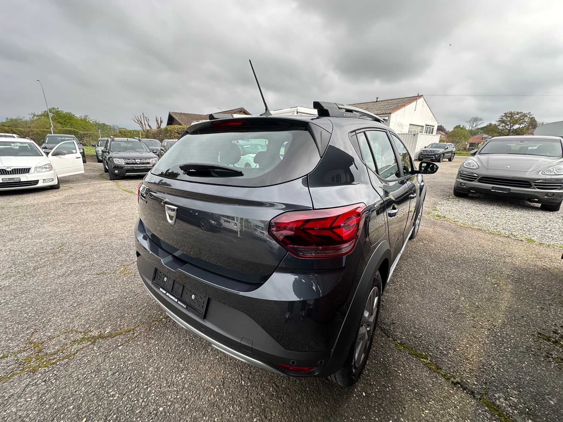 DACIA Sandero Stepway TCe 90 Comfort CVT-image-9
