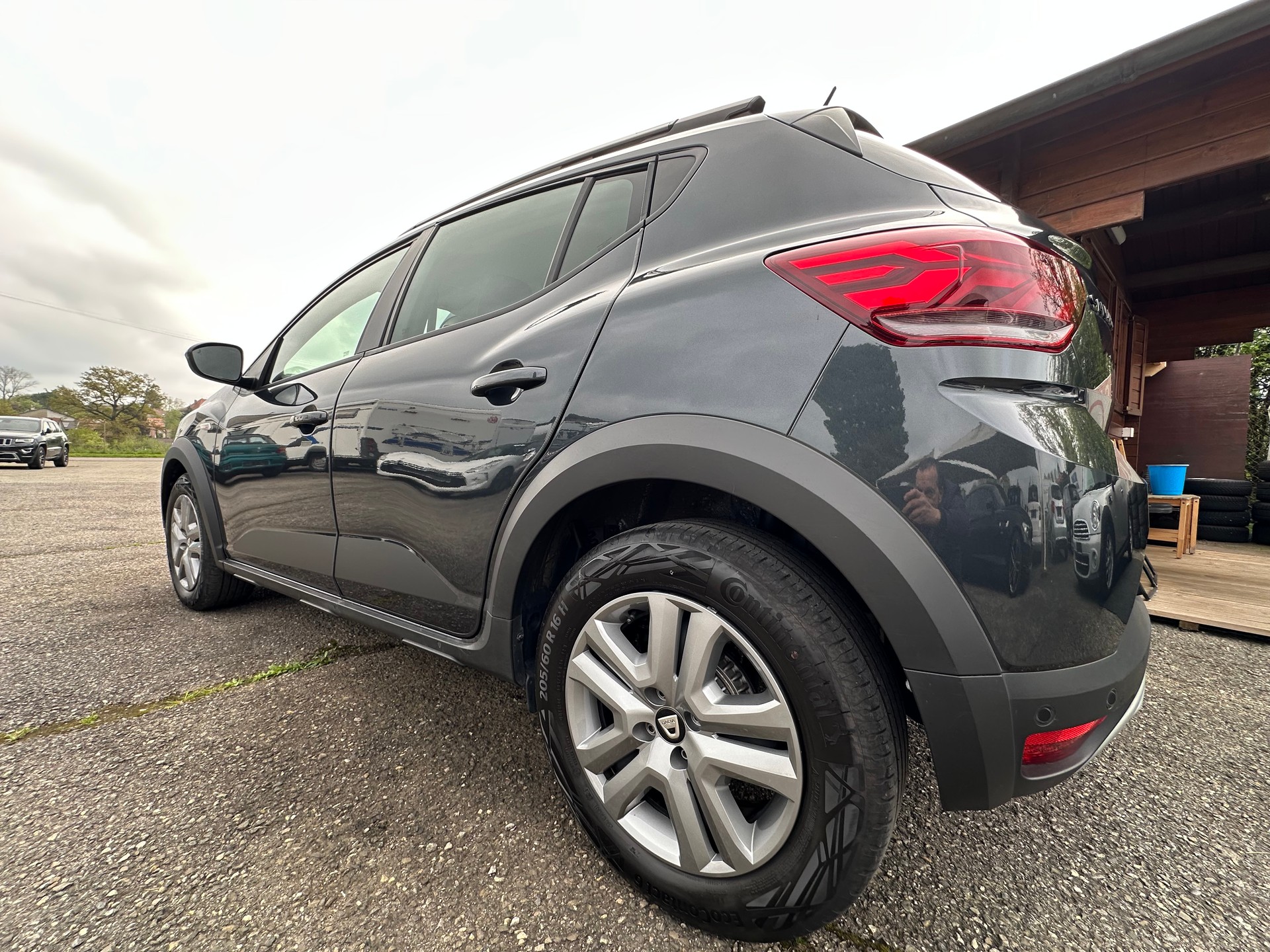 DACIA Sandero Stepway TCe 90 Comfort CVT-image-24