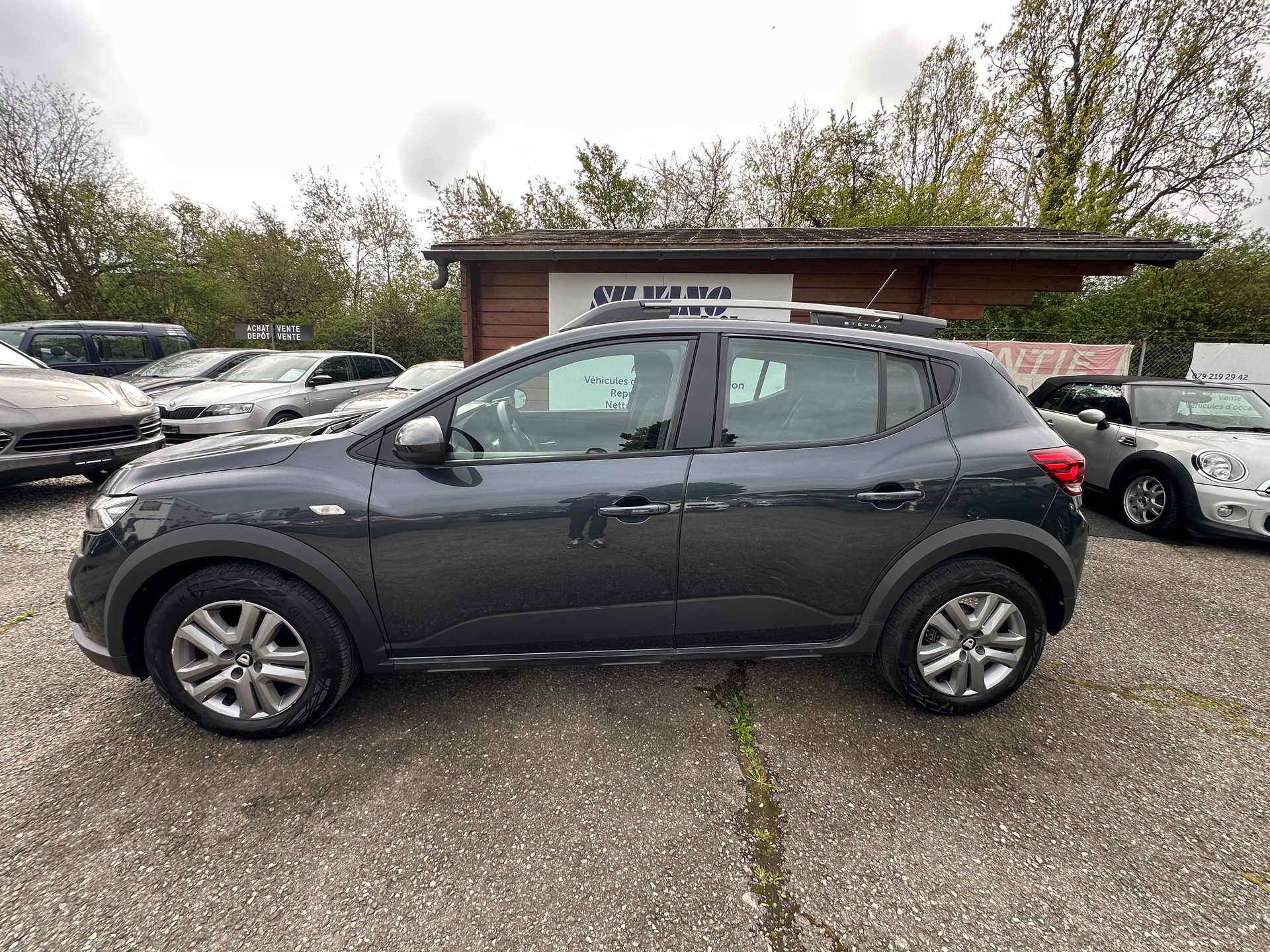 DACIA Sandero Stepway TCe 90 Comfort CVT-image-5