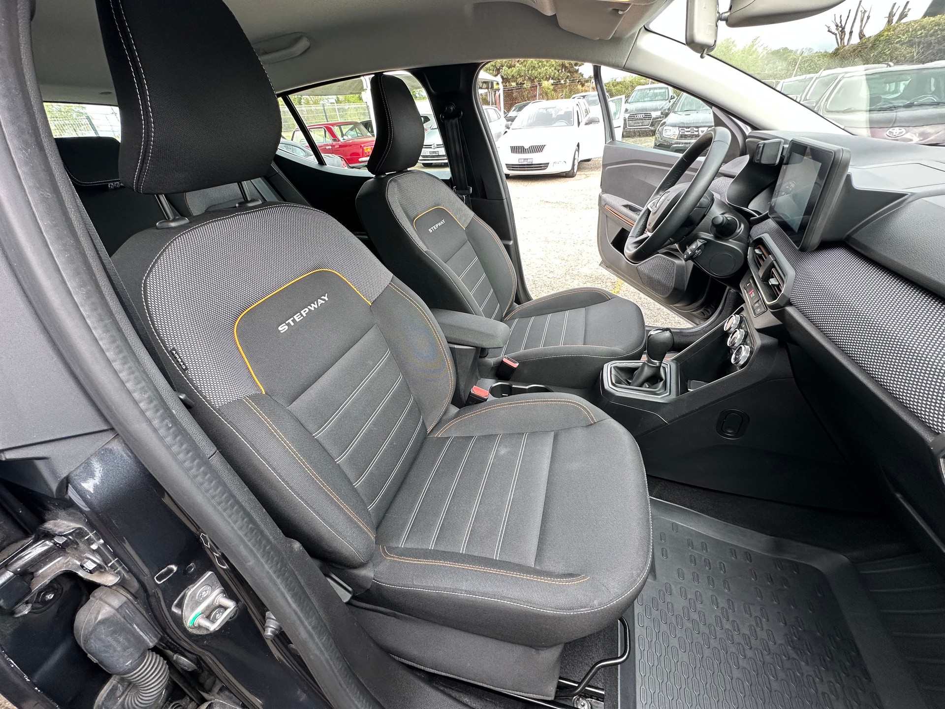 DACIA Sandero Stepway TCe 90 Comfort CVT-image-20